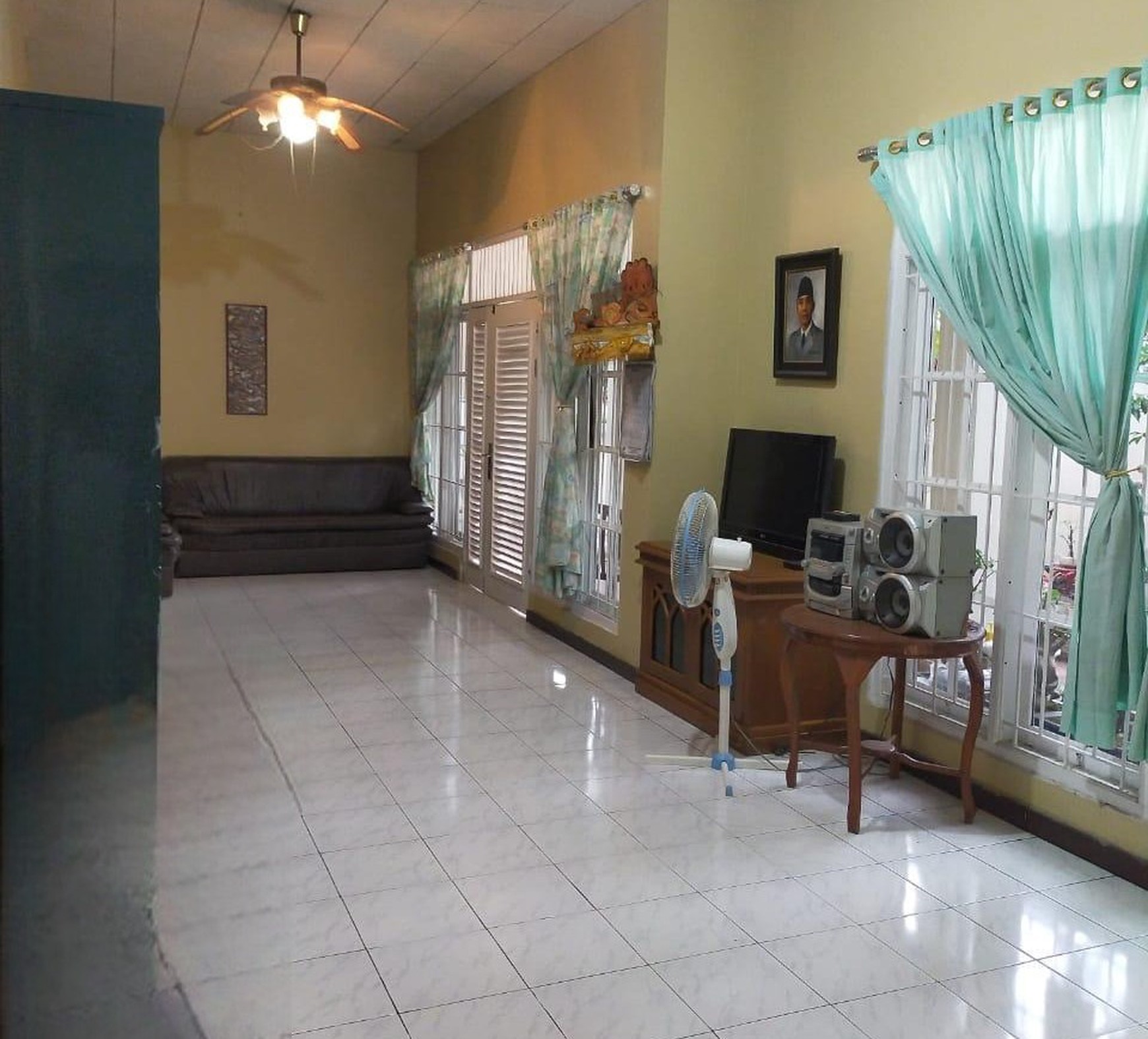 Di Jual Cepat rumah Tua siap huni 1 lantai Di cirendeu