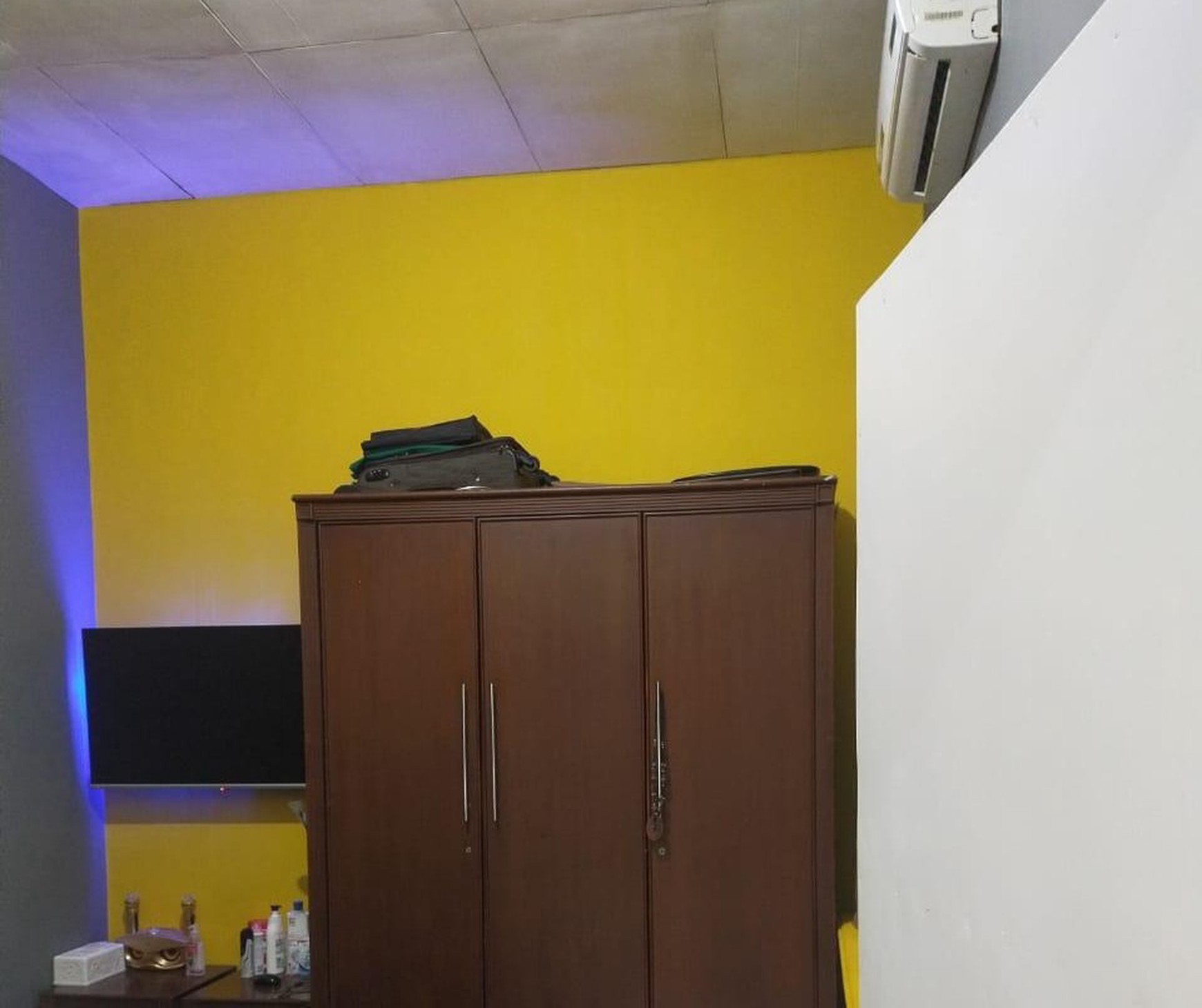 Di Jual Cepat rumah Tua siap huni 1 lantai Di cirendeu