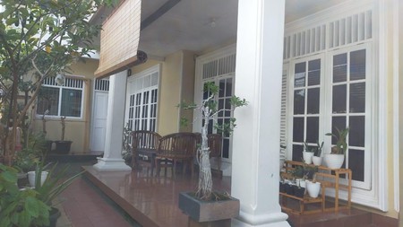 Di Jual Cepat rumah Tua siap huni 1 lantai Di cirendeu 