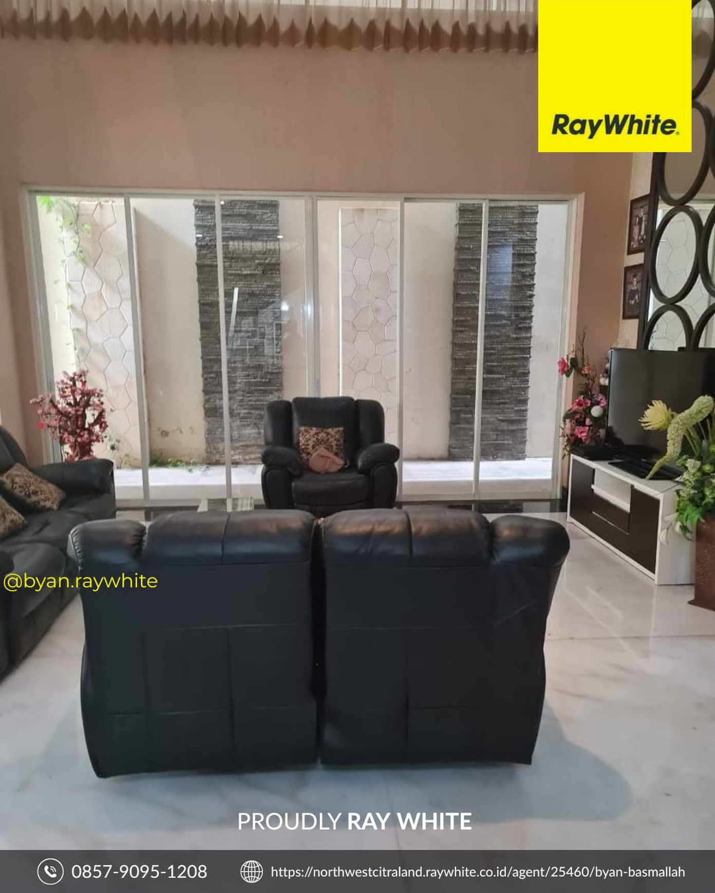 DISEWA RUMAH FULL FURNISHED - GRAHA FAMILI