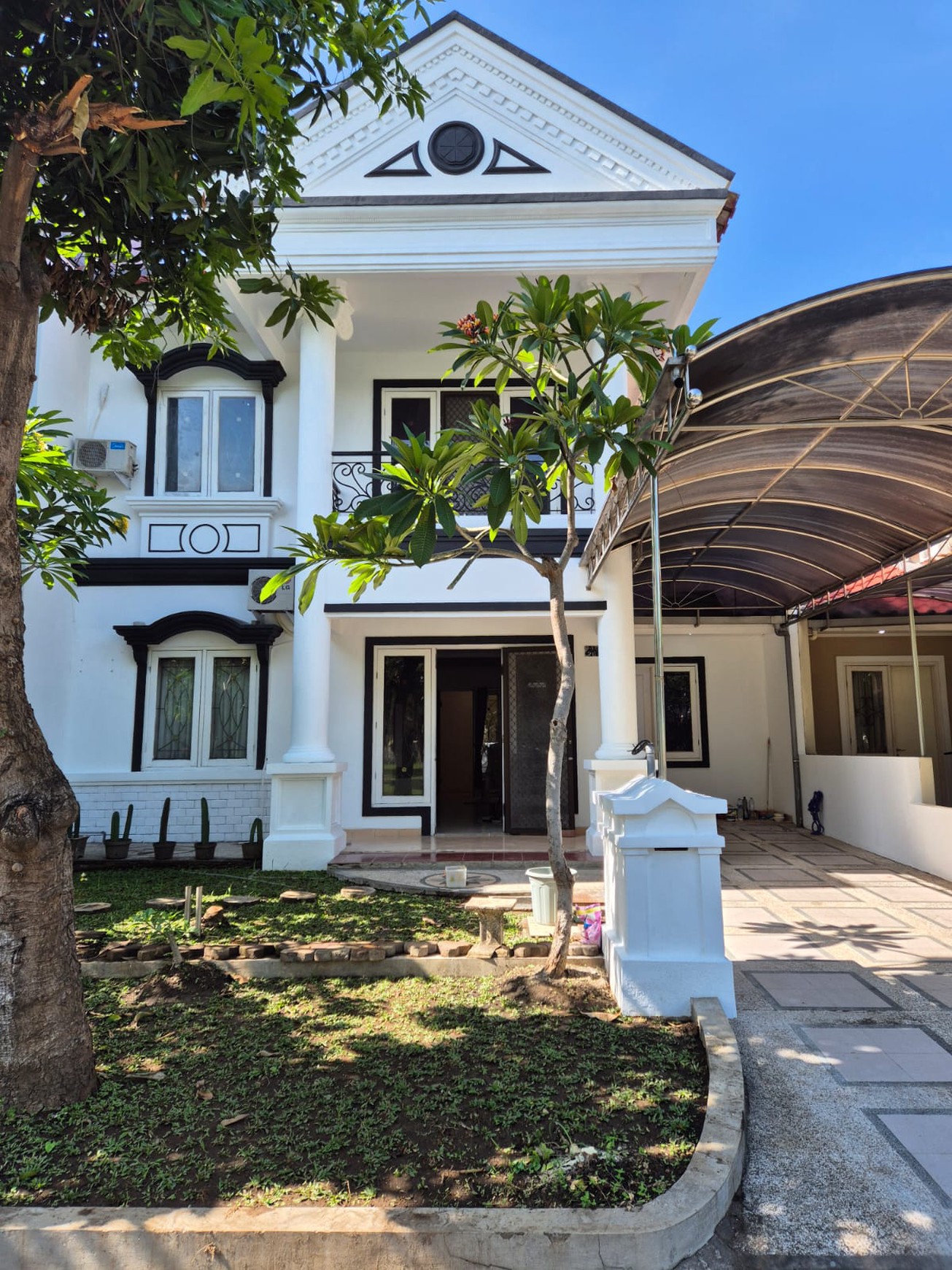 Disewakan Laguna Regency Full Furnish di Pakuwon City Surabaya Barat