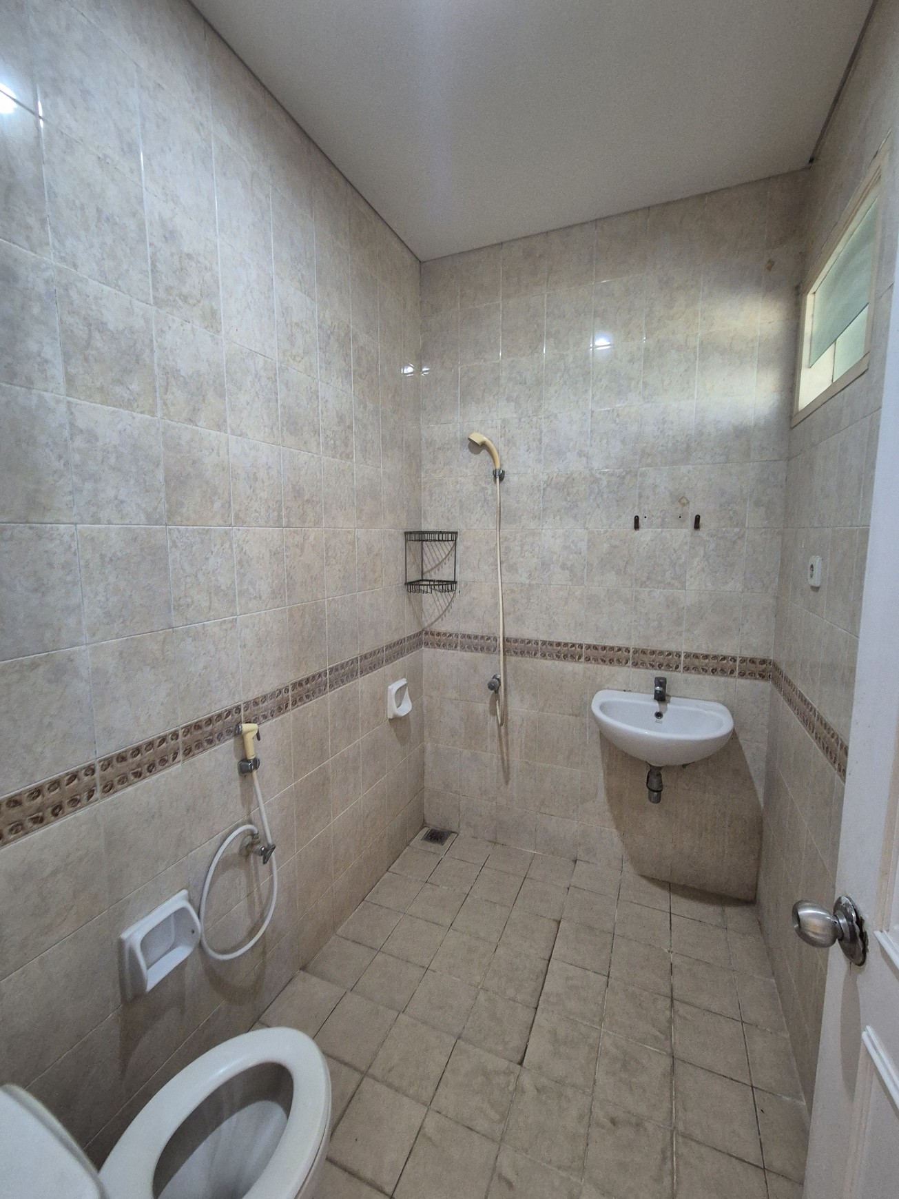 Disewakan Laguna Regency Full Furnish di Pakuwon City Surabaya Barat