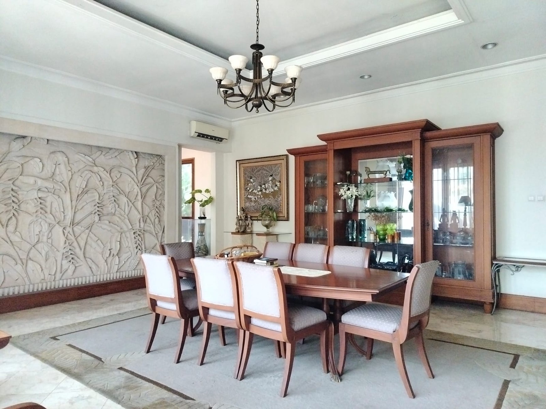 Rumah mewah bergaya resort di Puri Cikeas, 3600 m2, sangat terawat, halaman luas, akses tol 10 menit