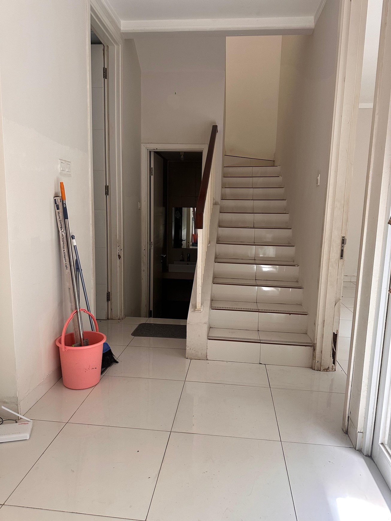 Rumah Bagus Di Discovery Eola Bintaro Jaya Sektor 9