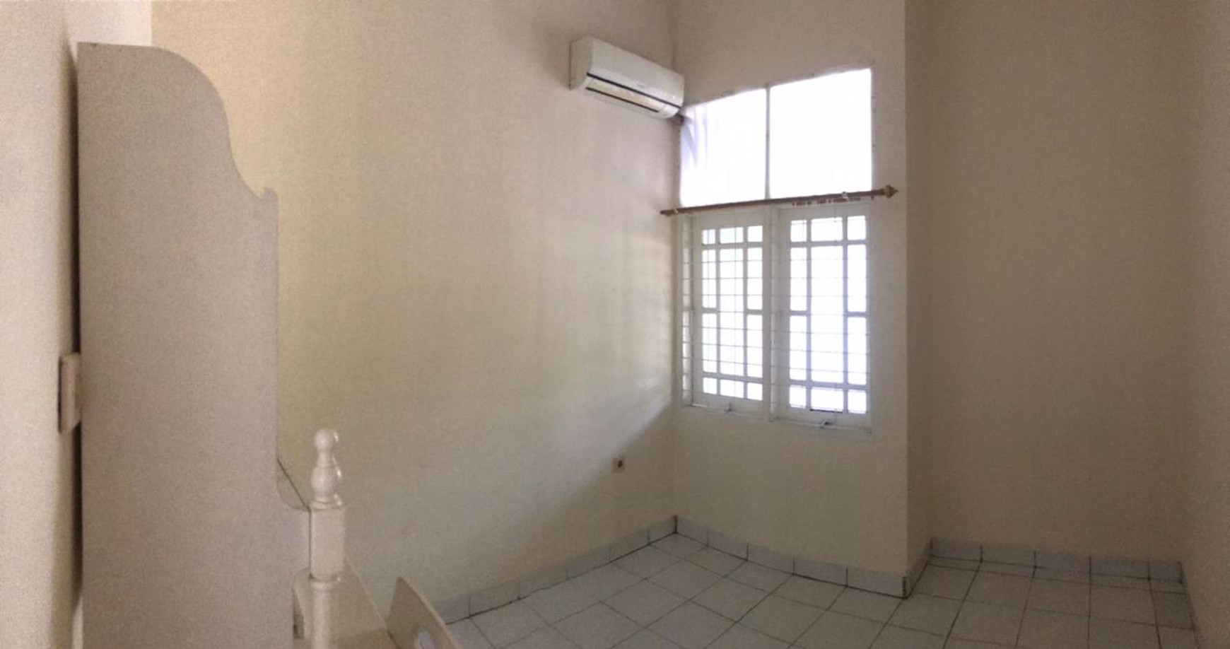 Flash Sale. Rumah luas di Villa Melati Mas, Serpong