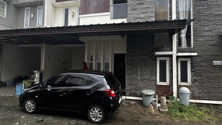 Rumah Bagus Di Palm Maissonette Ciputat Tangerang Selatan