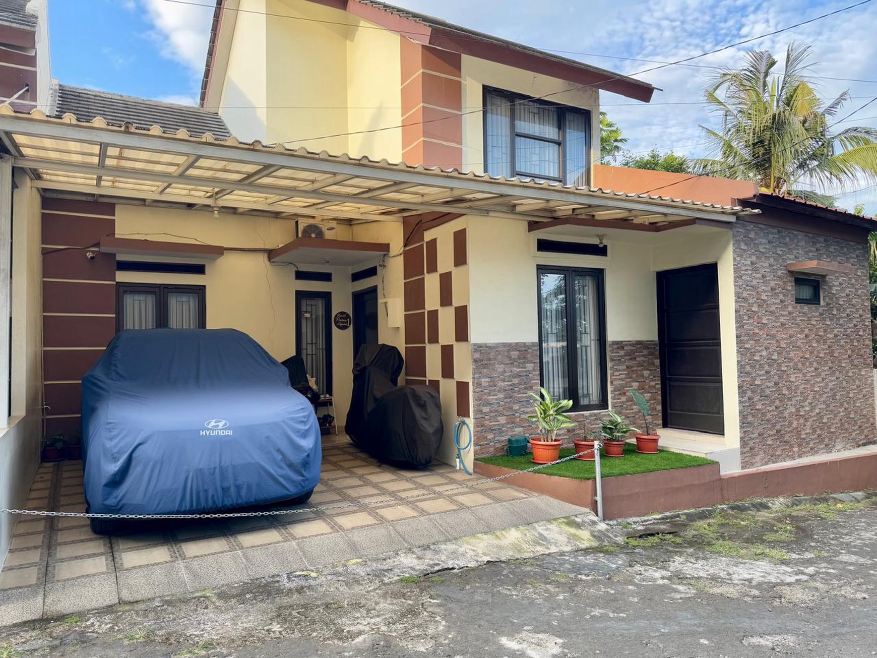 Rumah 1½ Lantai SHM Siap Huni dengan Hunian Nyaman dan Asri di Ciputat, Tangerang Selatan