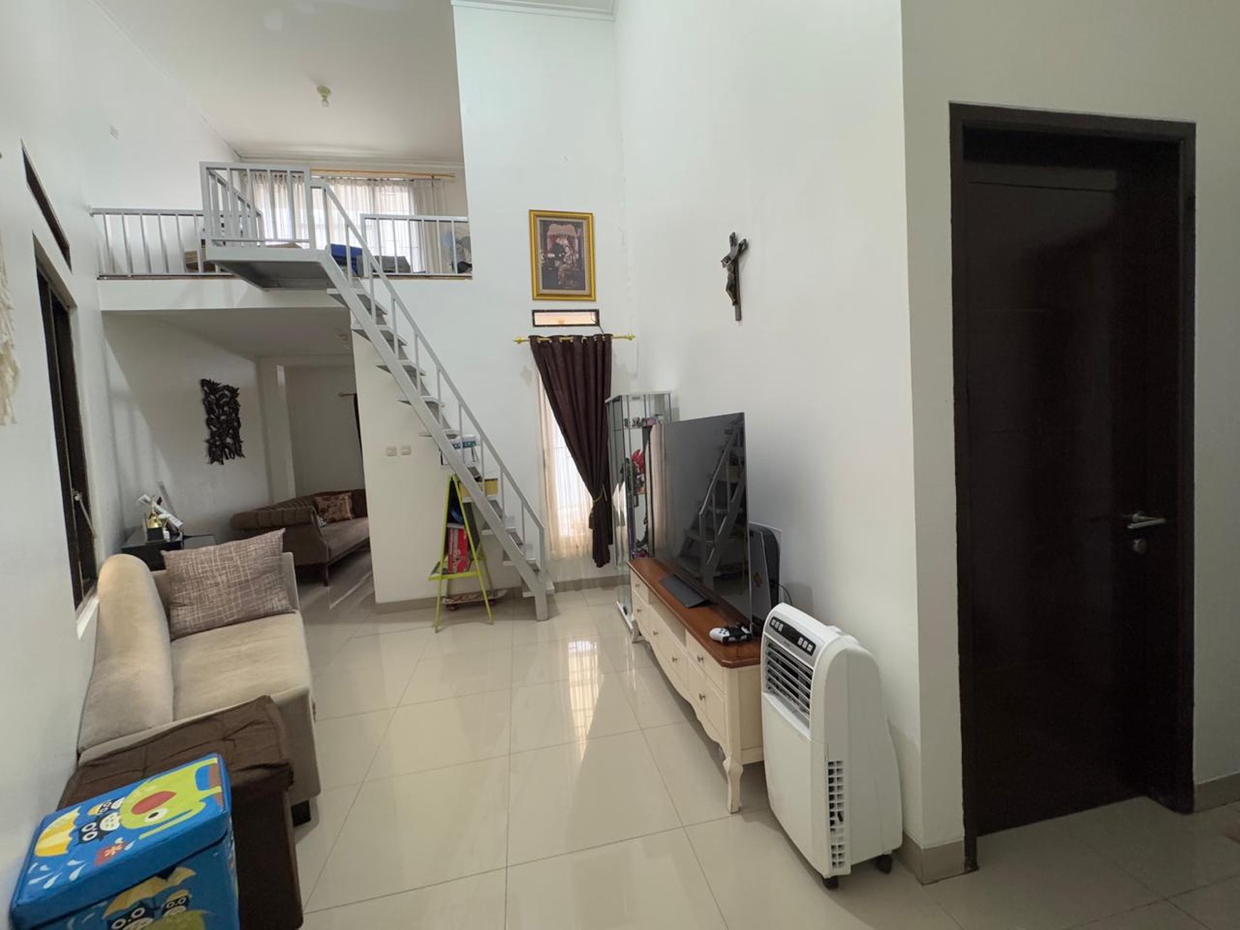 Rumah 1½ Lantai SHM Siap Huni dengan Hunian Nyaman dan Asri di Ciputat, Tangerang Selatan