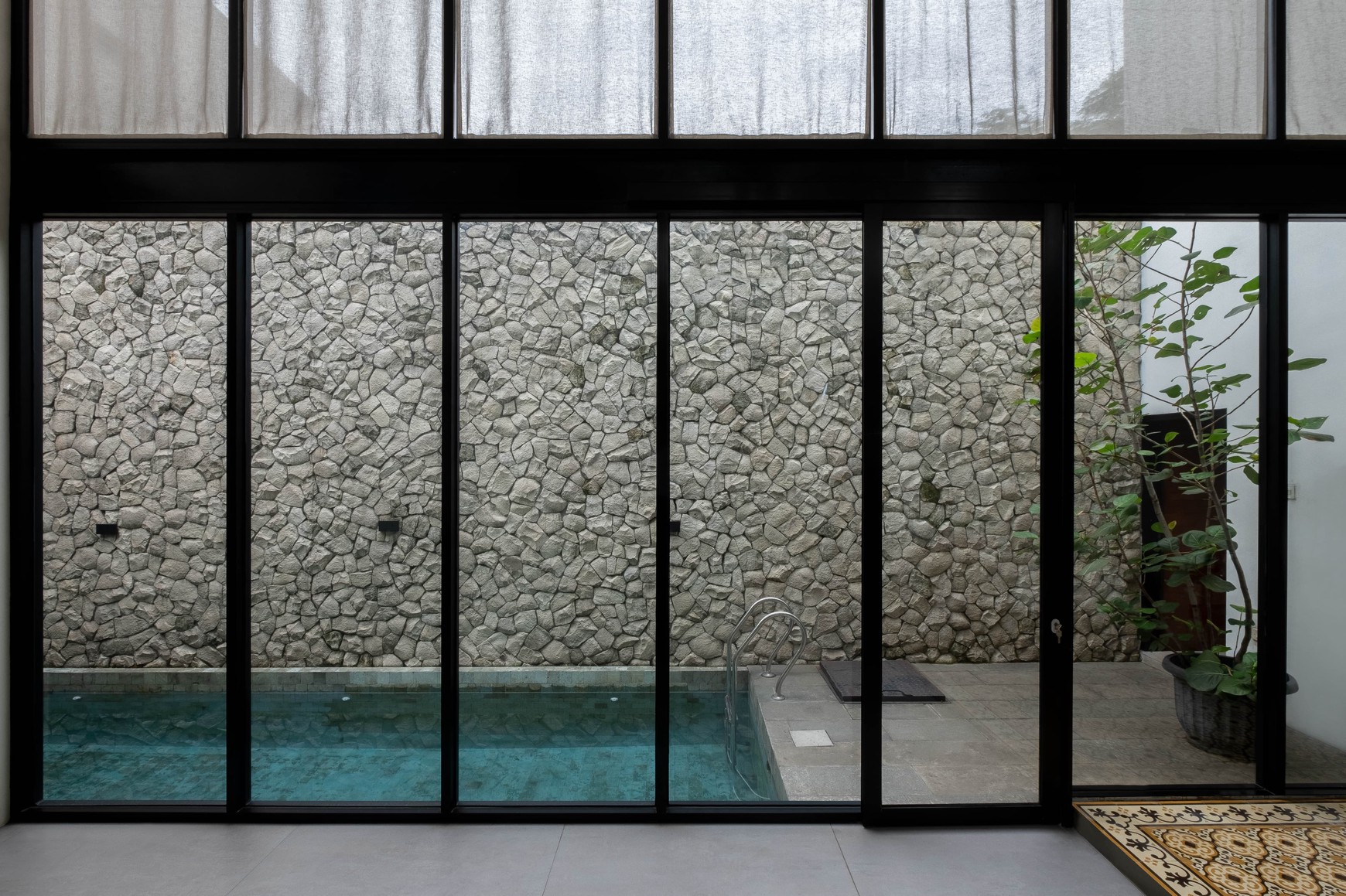 TURUN HARGA Rumah Cantik Kokoh 2 Lantai di Cibubur 