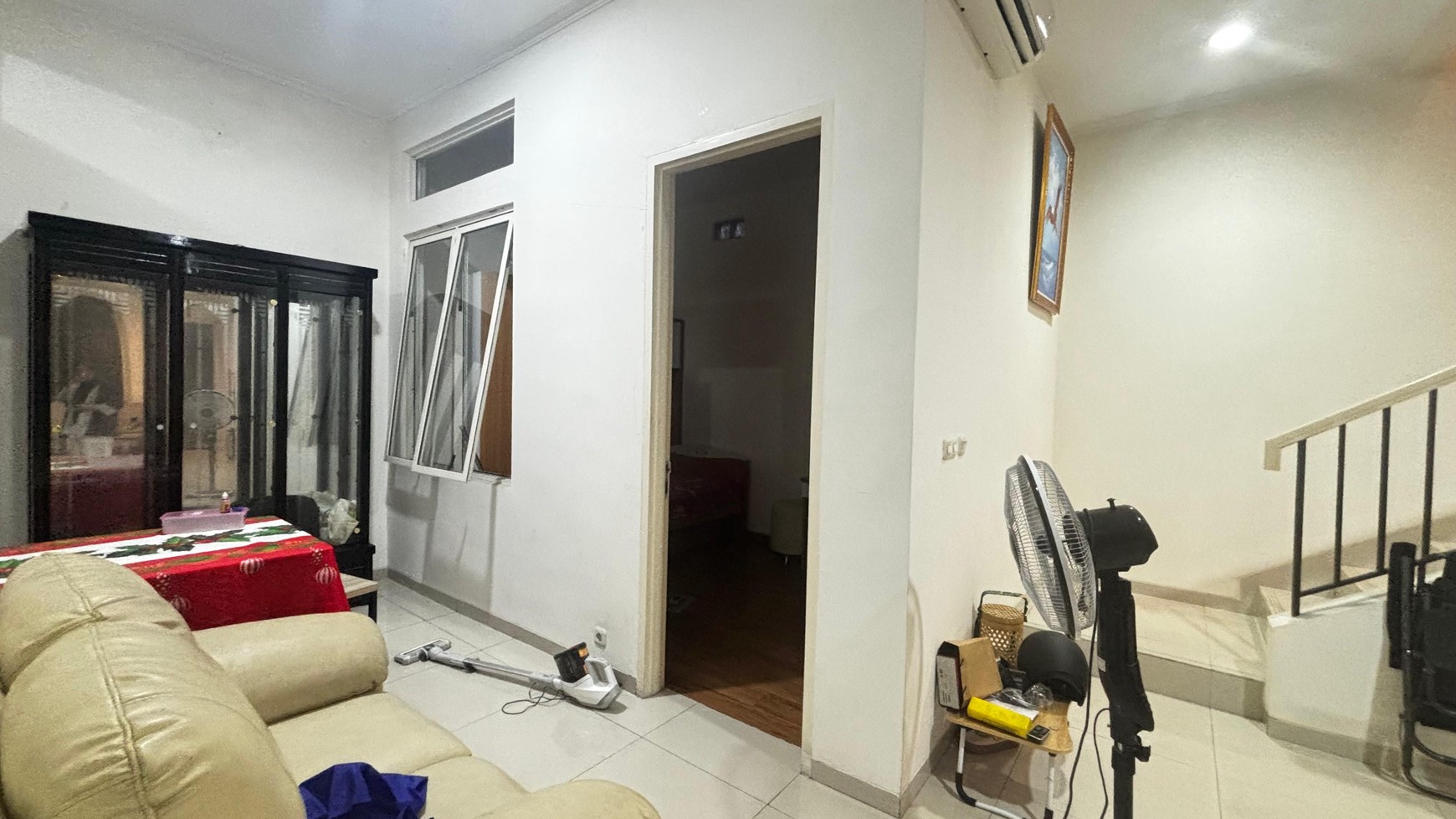 Rumah 3 Lantai di Cluster Chiara Tangerang