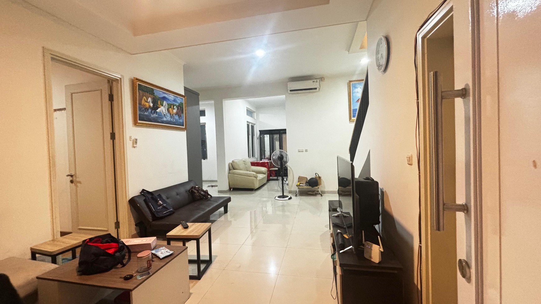 Rumah 3 Lantai di Cluster Chiara Tangerang