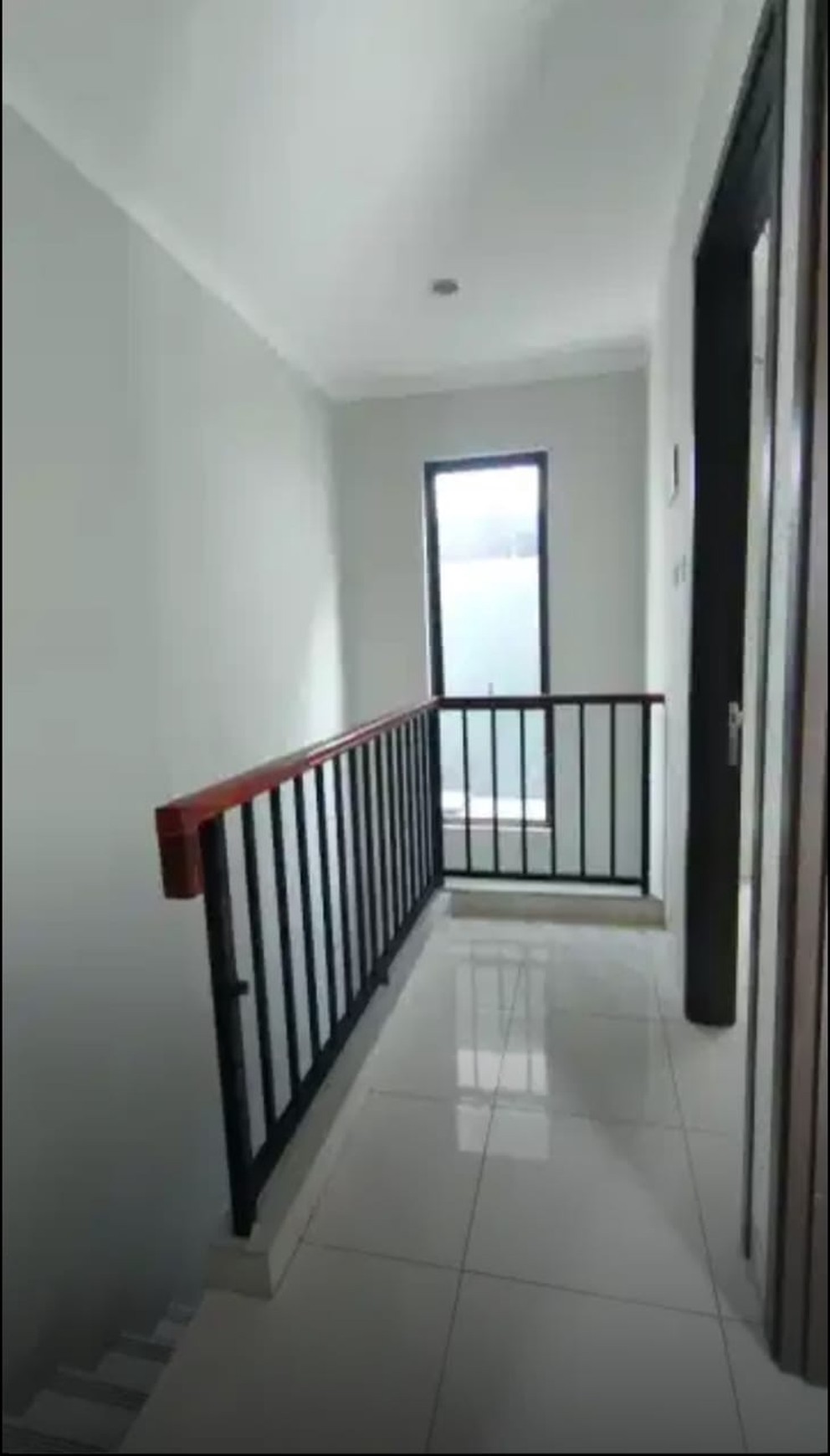 Rumah Bagus Di Cluster Callysta Graha Raya Bintaro Jaya