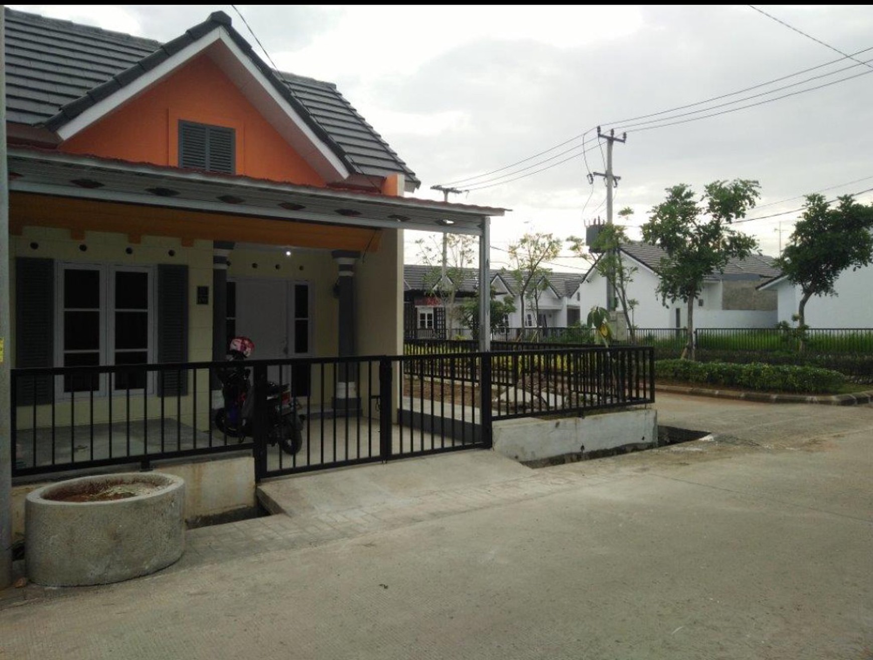 Rumah Hoek dalam Cluster South Antasari - Grand Residence City, Burangkeng, Setu, Bekasi