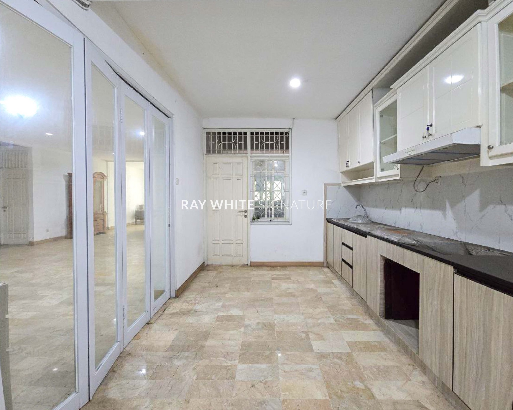 Rumah Lama 2 Lantai Terawat di Jl Bintaro Utara
