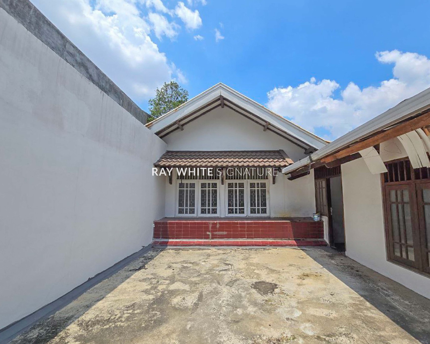 Rumah Lama 2 Lantai Terawat di Jl Bintaro Utara