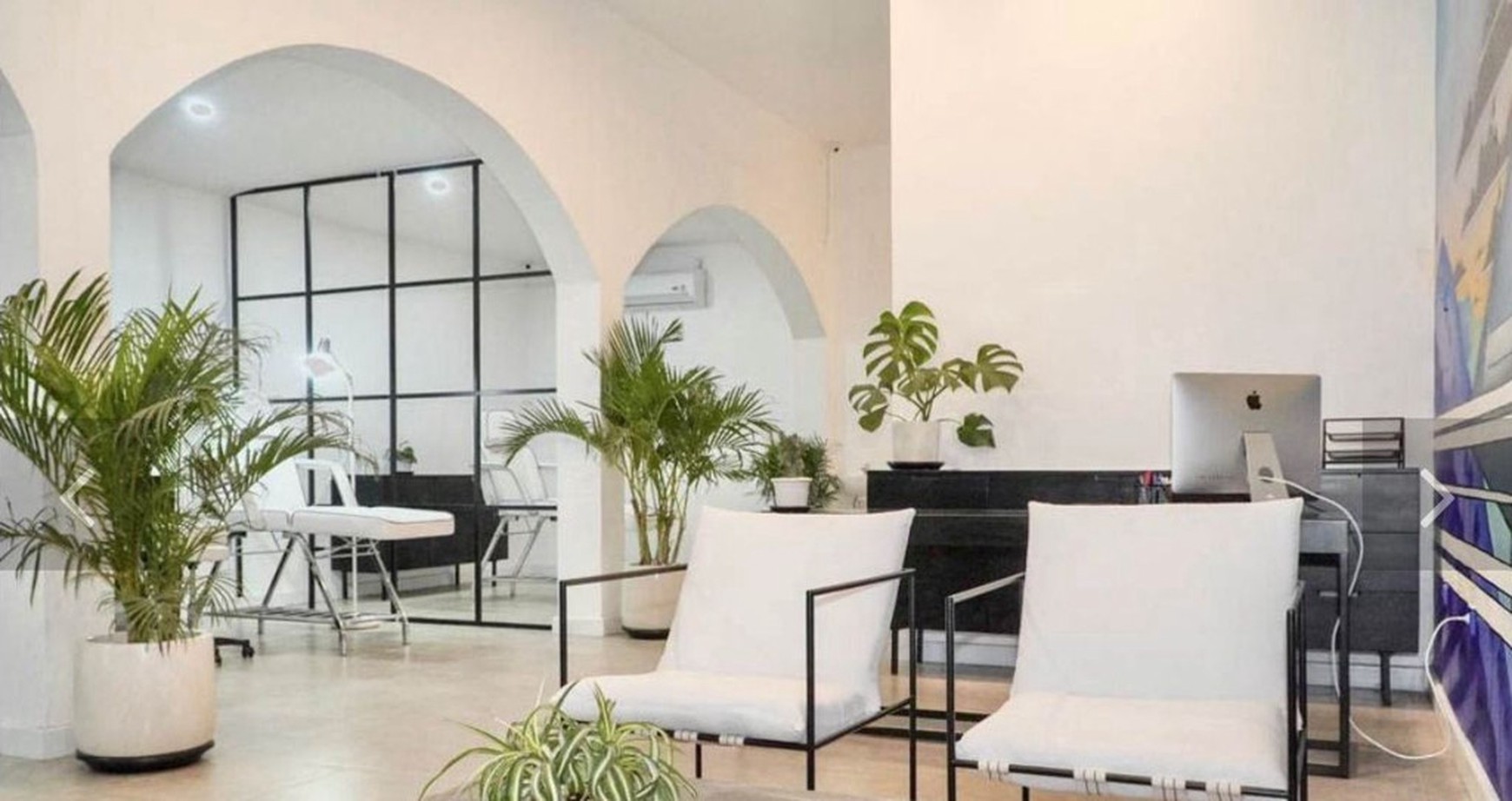 For Sale Leasehold - Modern cozy restaurant in the heart of Seminyak , Bali