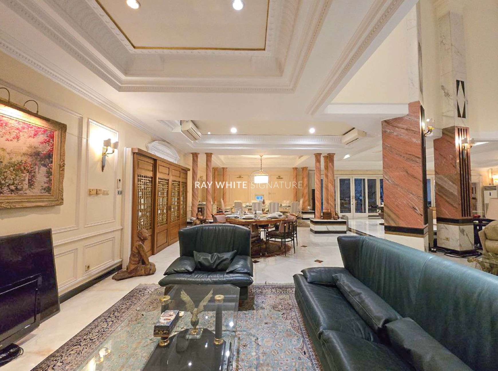 Rumah Mewah 2 Kavling Lokasi Elite di Mega Kuningan, Jakarta Selatan