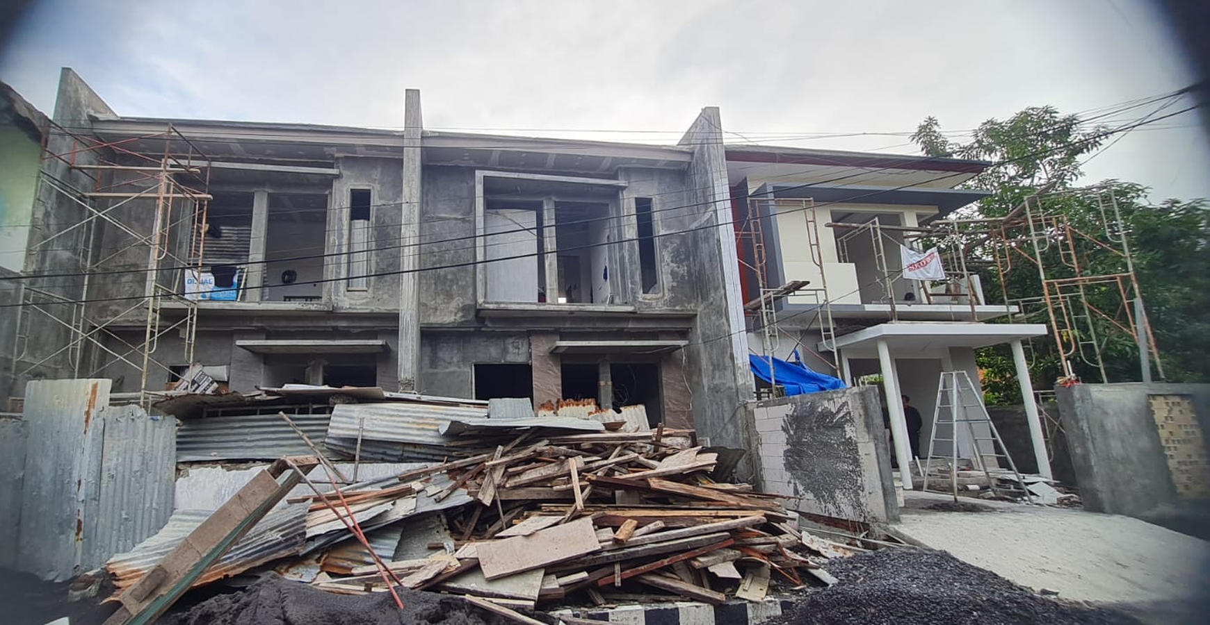 Rumah Mewah di Rungkut Asri Barat, Surabaya Timur Hanya 1,85 M