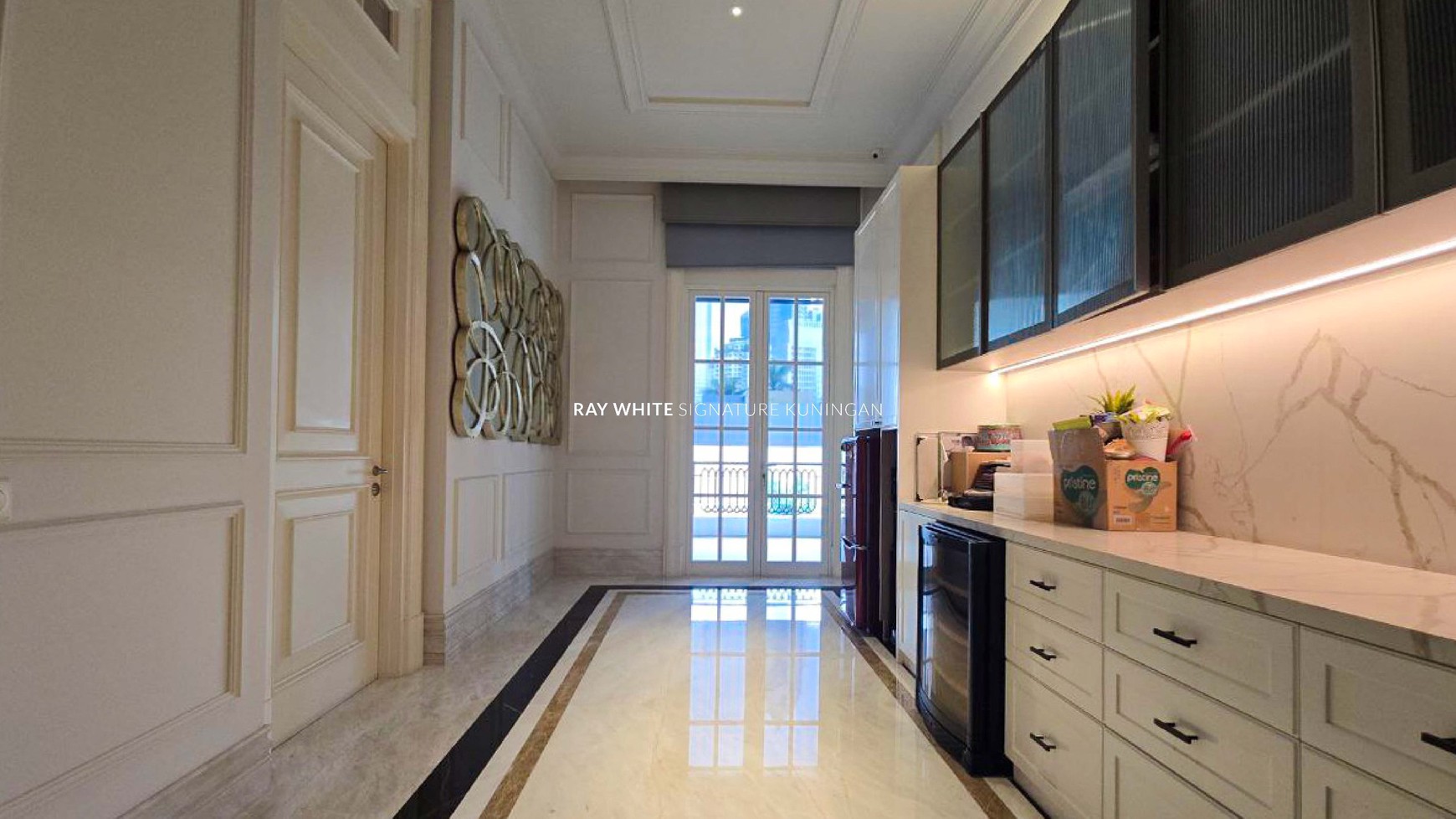 Rumah Mewah American Classic di Komplek Elite Kawasan Mega Kuningan