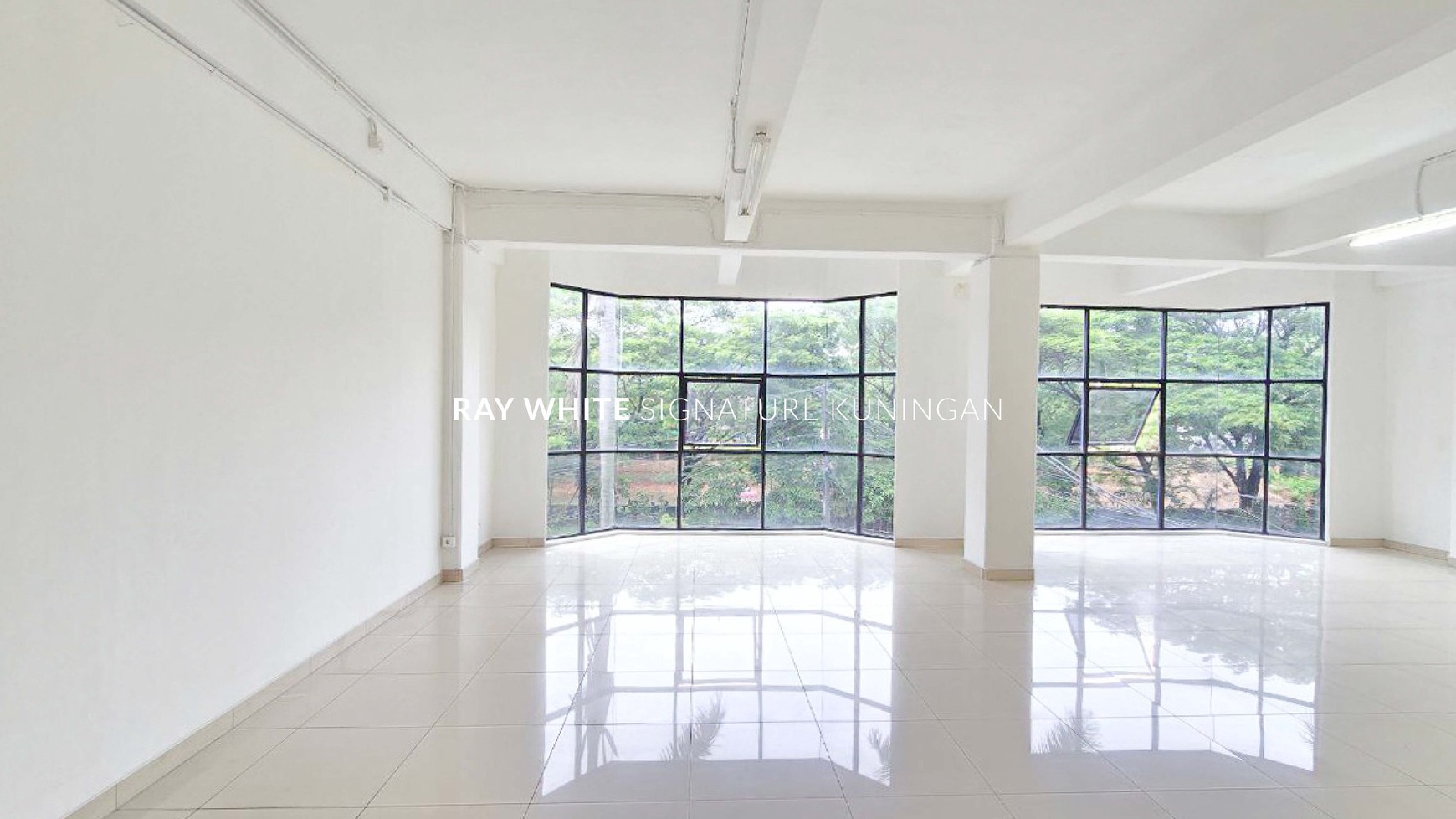 Ruko 3 Lantai di Komplek Prisma Kedoya, Cocok untuk Perkantoran atau Usaha Lainnya