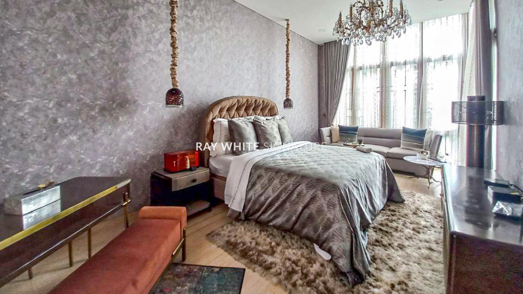 Rumah Mewah di Komplek Kawasan Elite Simprug Golf dekat ke Senayan