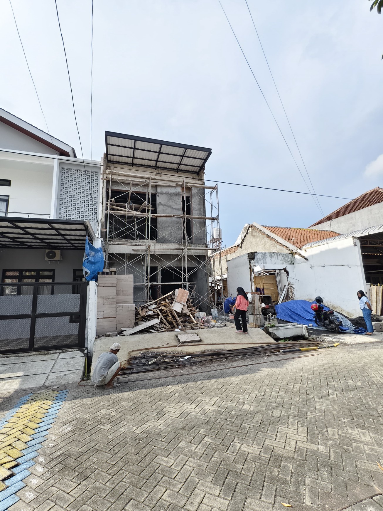 Rumah 2 Lantai Rungkut Timur, Hanya 2 Unit Tersedia
