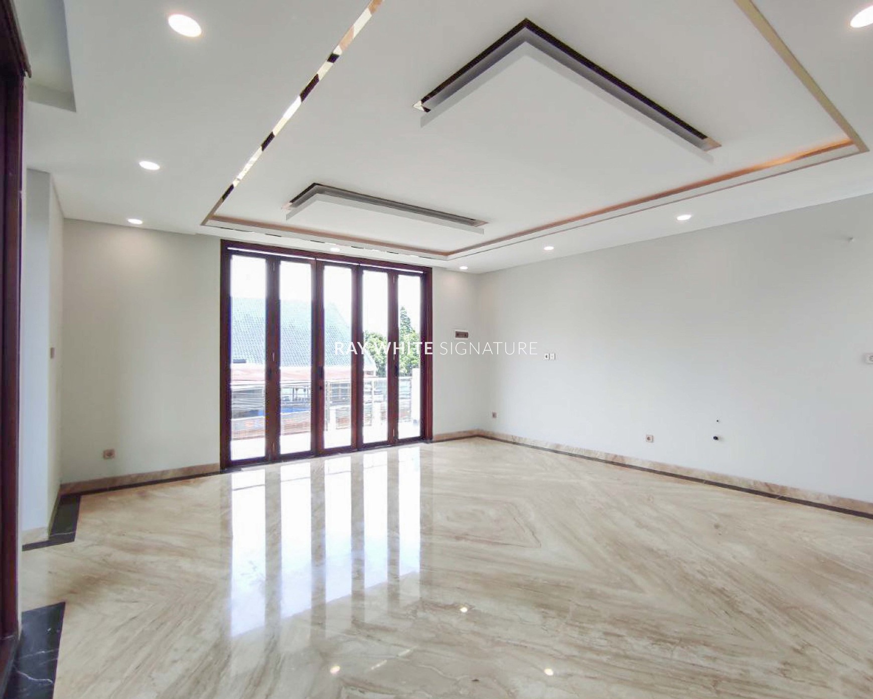 Dijual Rumah Brand New Luxurious Home di Kebagusan, Jakarta Selatan