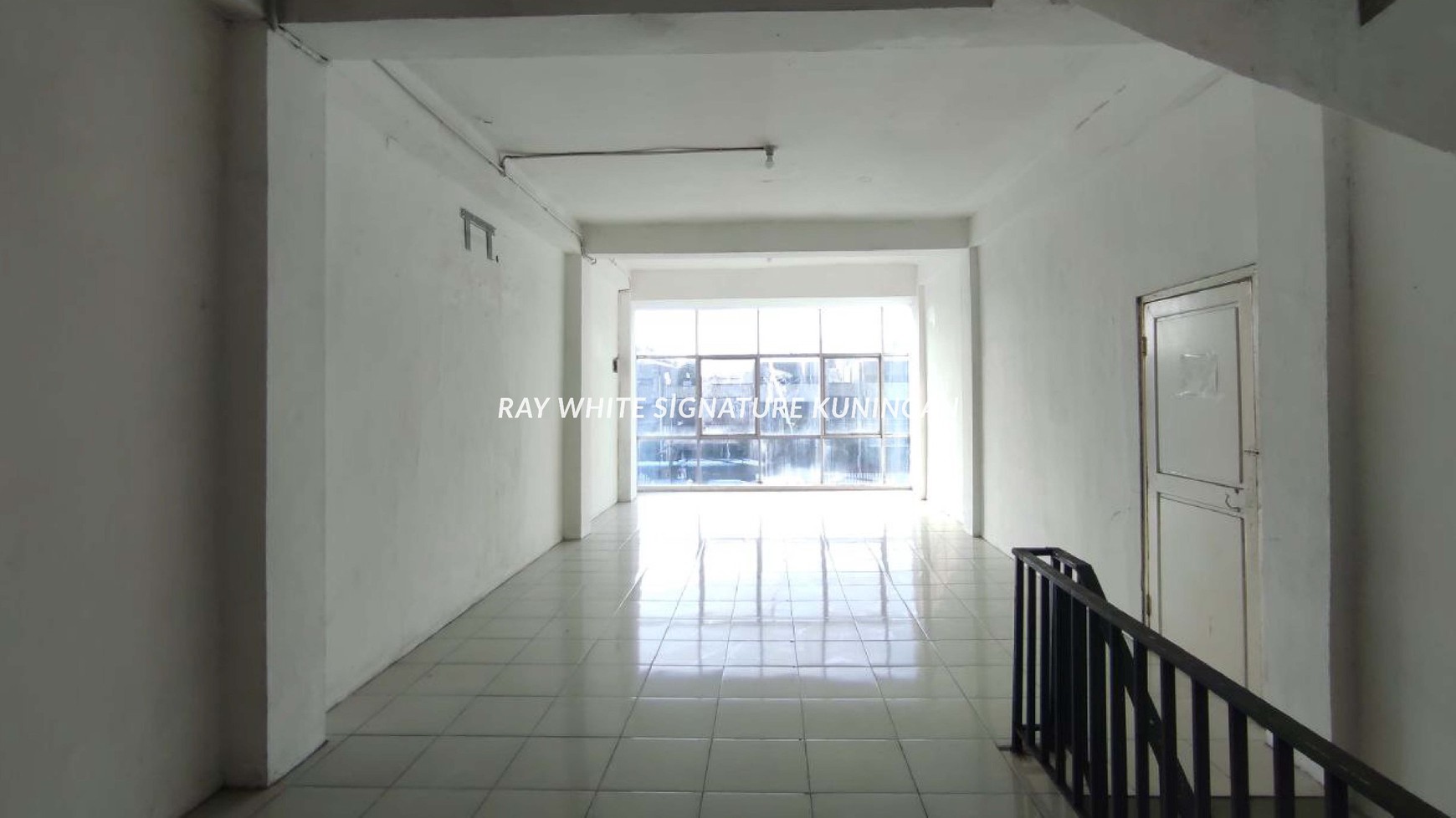 Disewakan Ruko 3 Lantai di Jl Angkasa, Gunung Sahari