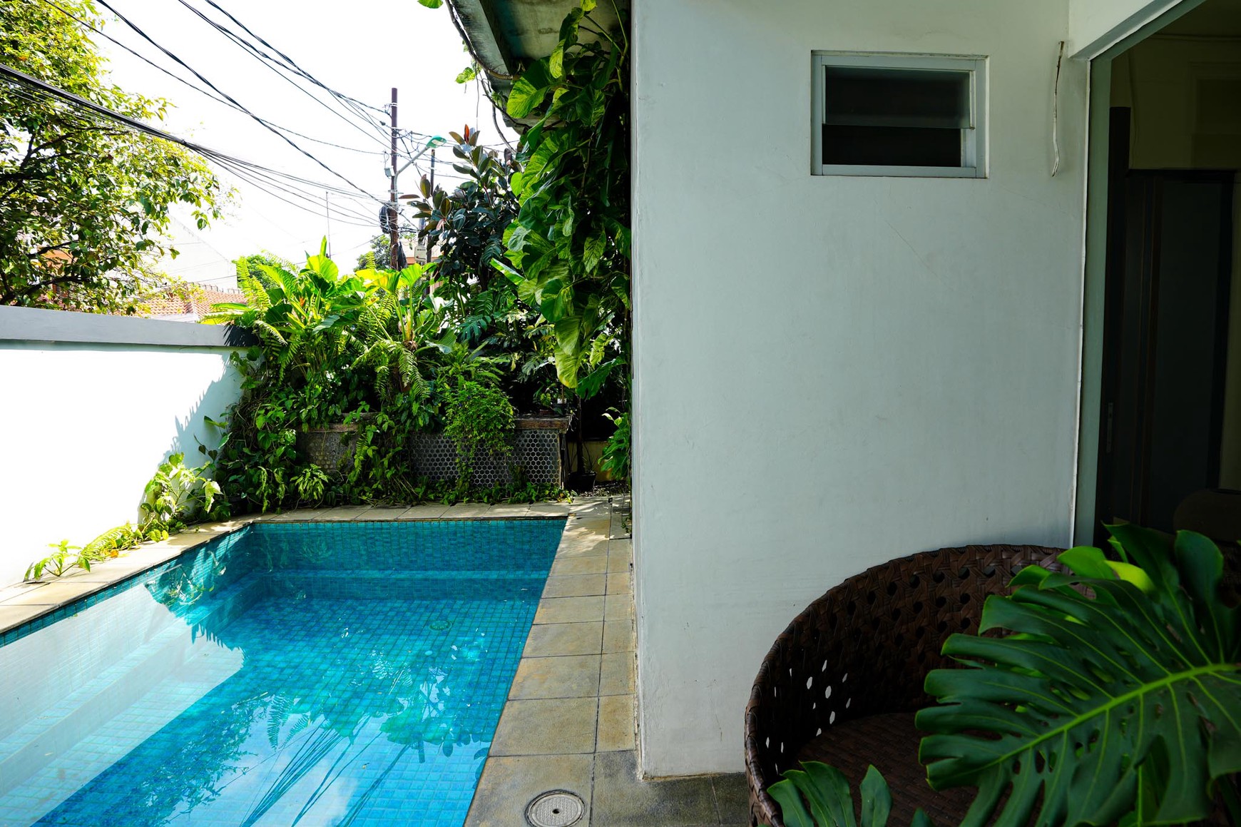 Rumah yang asri dan tenang dengan interior mewah di Jakarta Timur