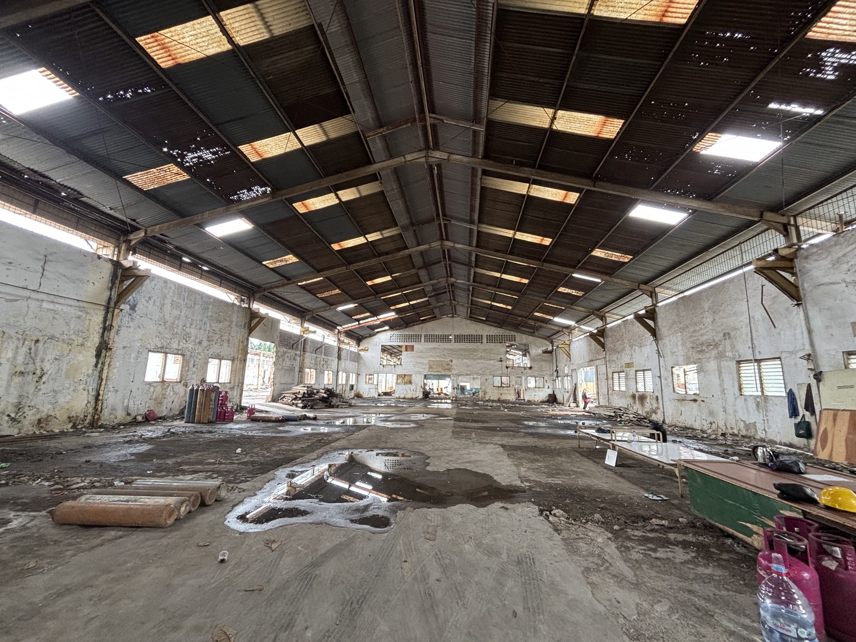 Ex Pabrik Gudang  Hanya Harga Tanah di Jl.Raya Thole Iskandar Sukmajaya Depok 