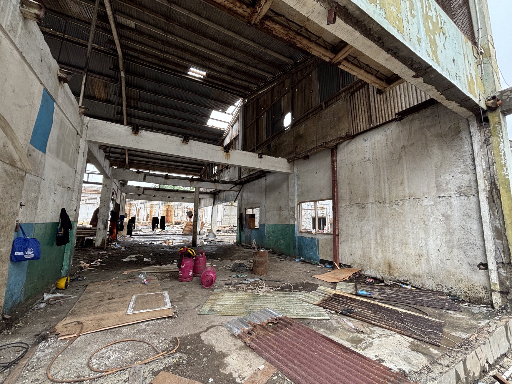 Ex Pabrik Gudang  Hanya Harga Tanah di Jl.Raya Thole Iskandar Sukmajaya Depok 