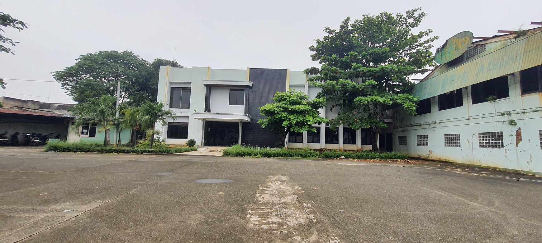 Ex Pabrik Gudang  Hanya Harga Tanah di Jl.Raya Thole Iskandar Sukmajaya Depok 