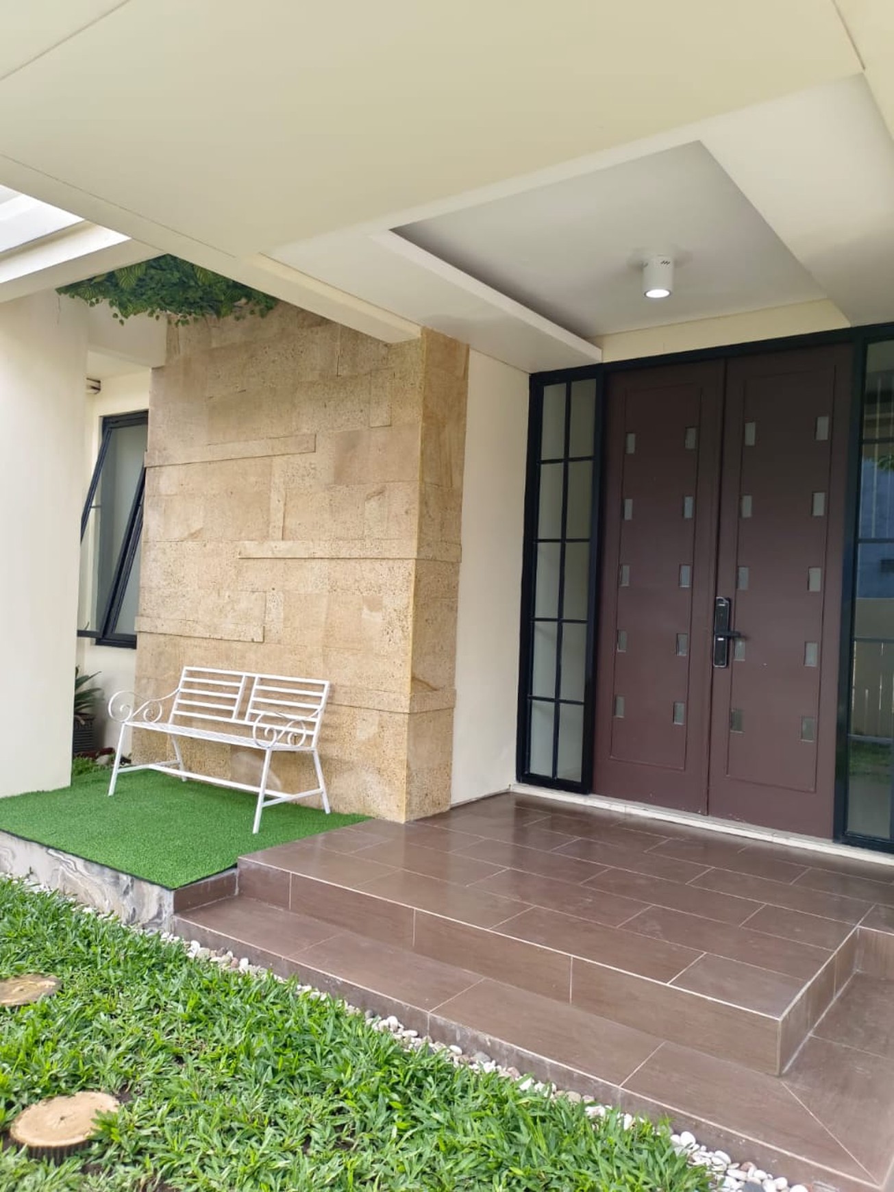 Murah Luas Rumah Baru Royal Residence Wiyung Bonus New Furniture Dekat Citraland, Pakuwon Mall, Dian Istana, Graha Family