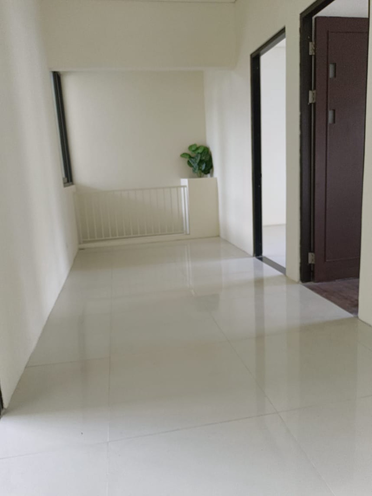 Murah Luas Rumah Baru Royal Residence Wiyung Bonus New Furniture Dekat Citraland, Pakuwon Mall, Dian Istana, Graha Family