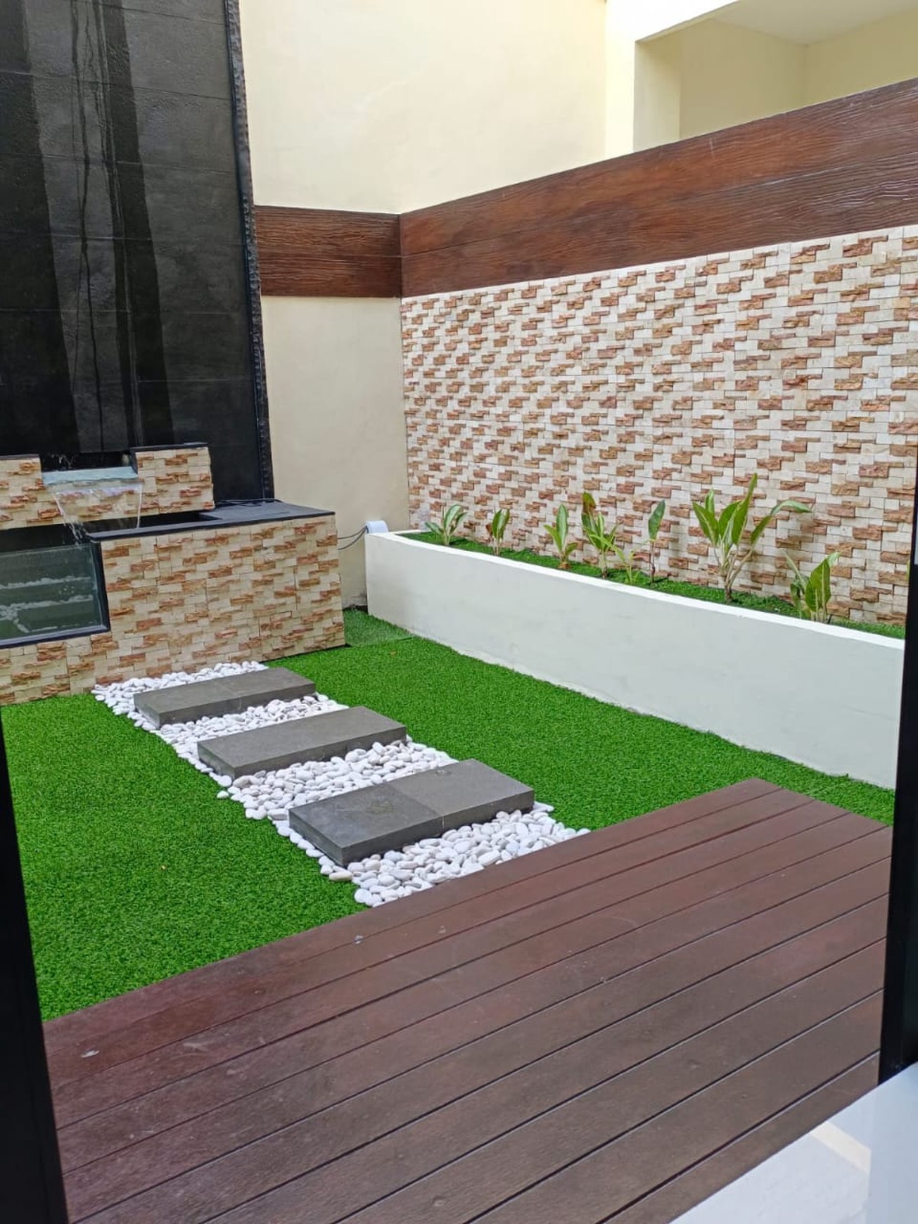 Murah Luas Rumah Baru Royal Residence Wiyung Bonus New Furniture Dekat Citraland, Pakuwon Mall, Dian Istana, Graha Family
