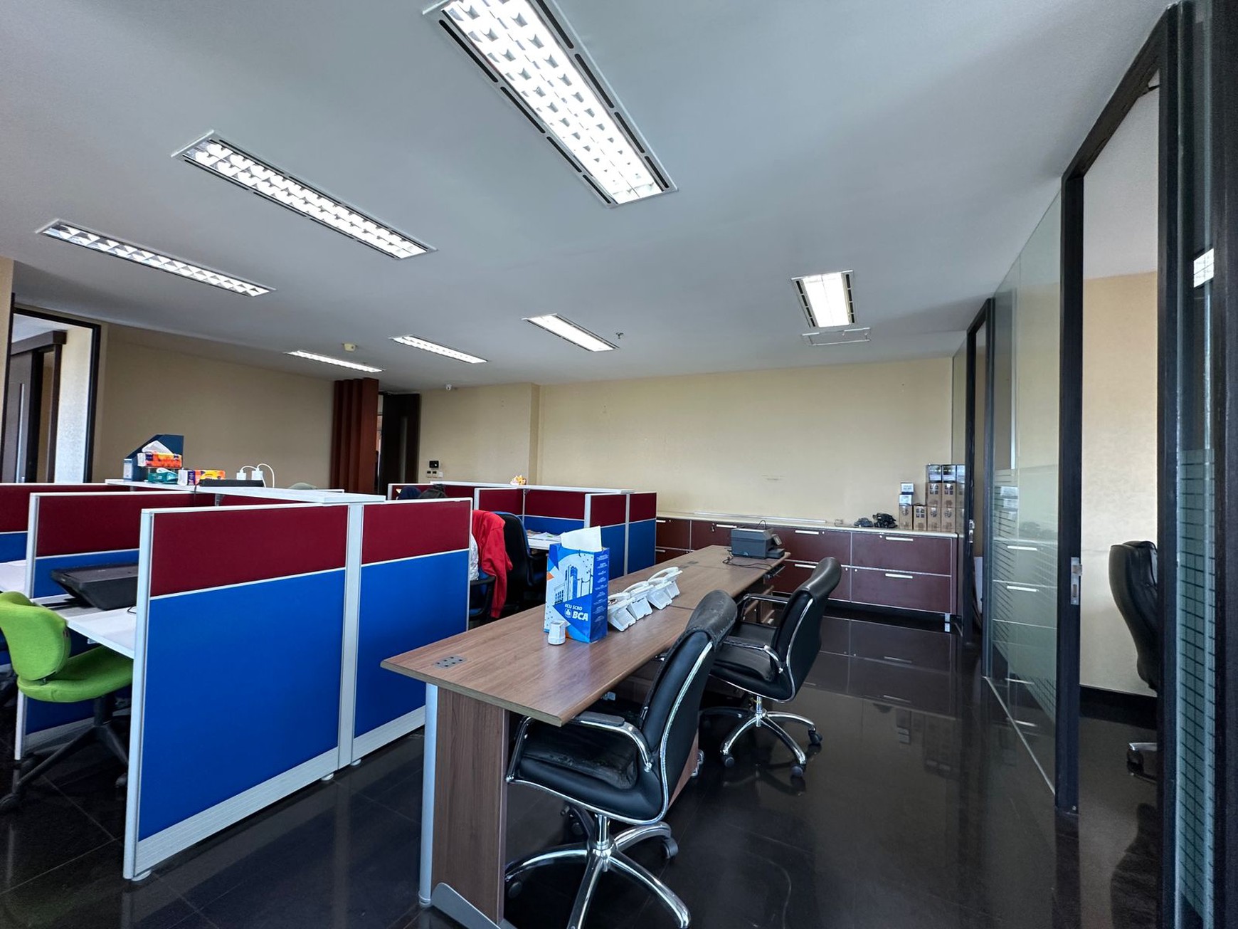 Ruang Kantor Ekskusif di Office 8 Lantai 16 - kawasan Strategis Senopati Jakarta Selatan