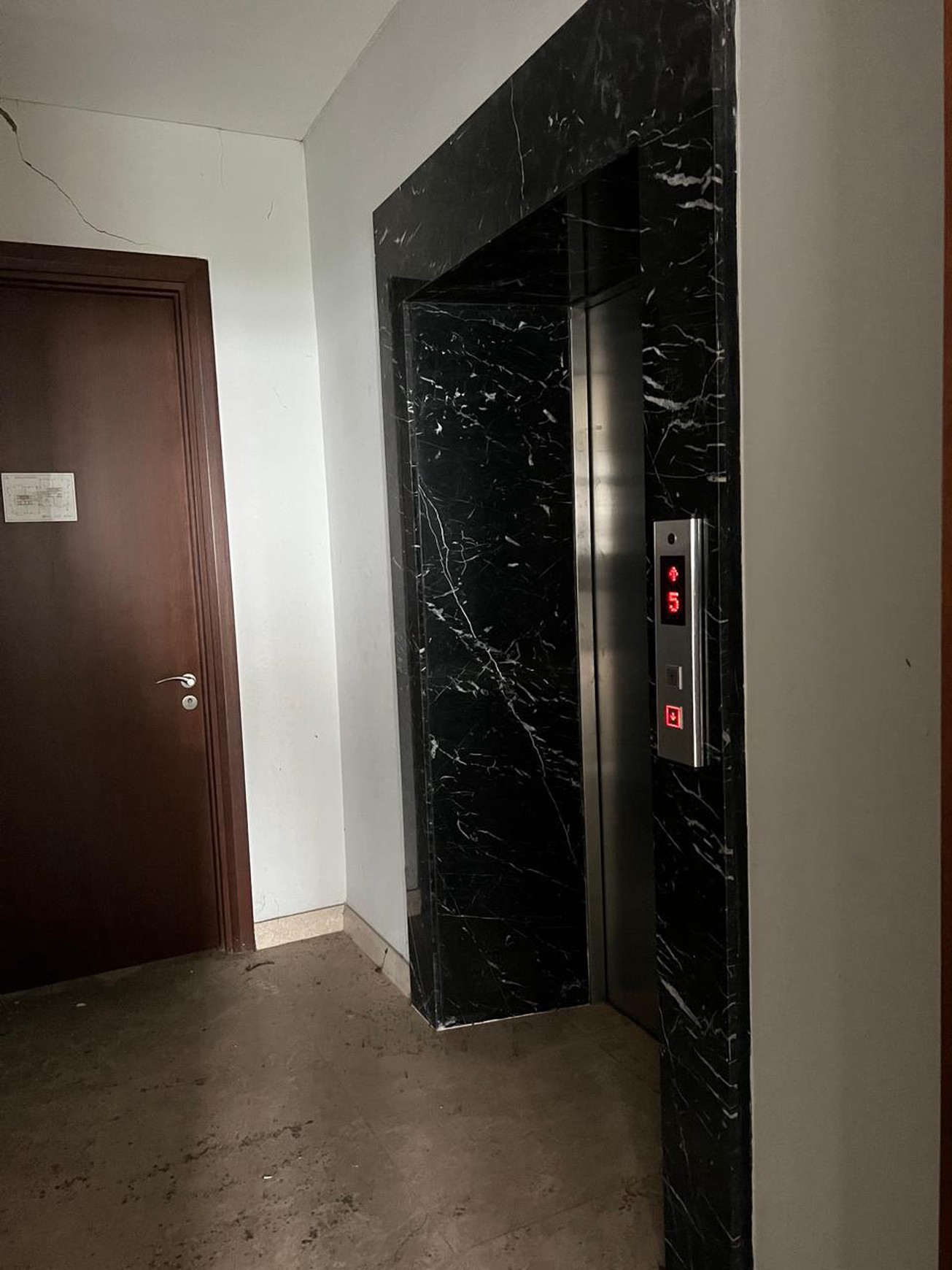 Dijual apartment Dharmawangsa Essence 
