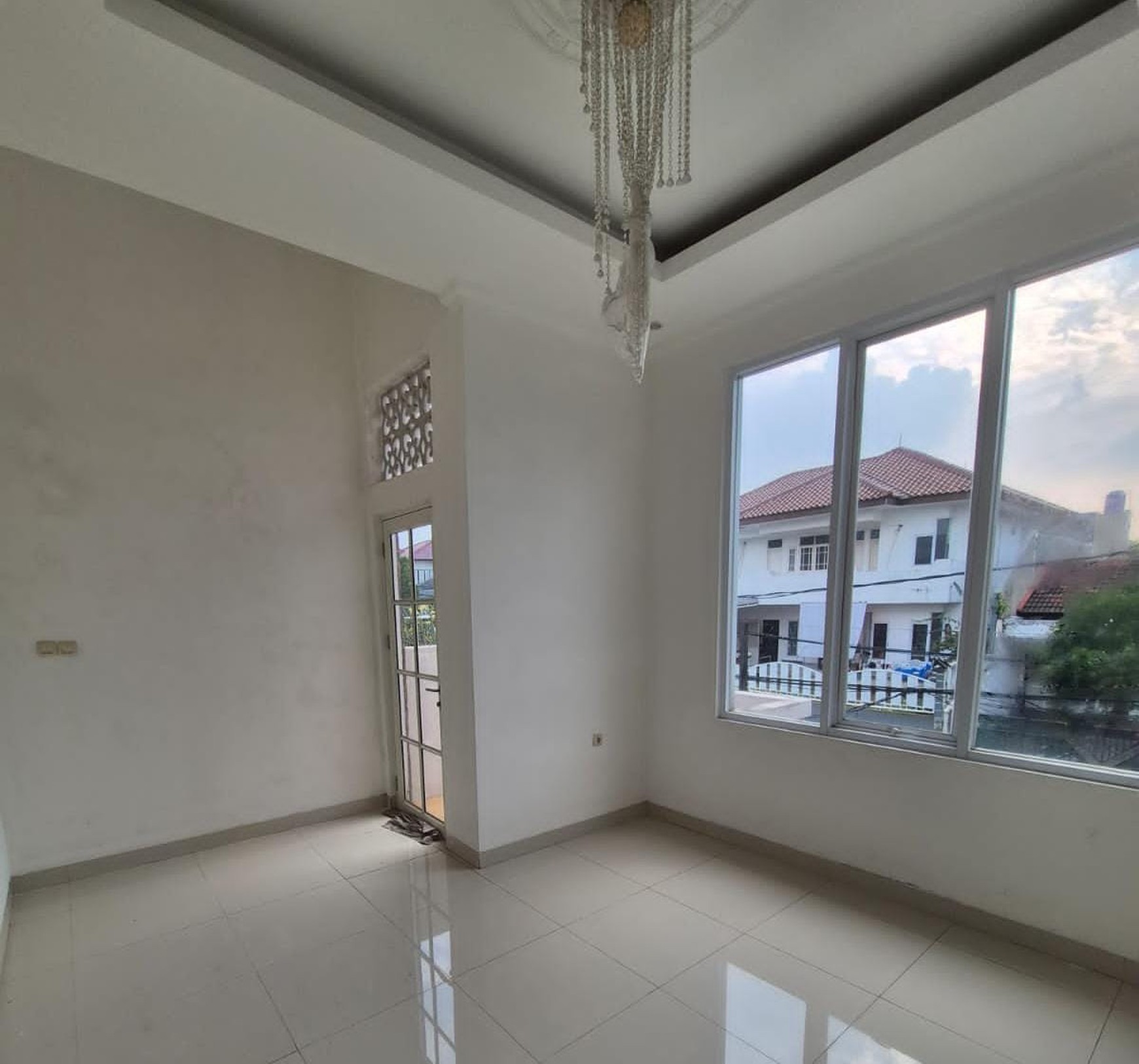 Di Jual Rumah Baru siap huni 2 lantai Di perumahan Di cinere