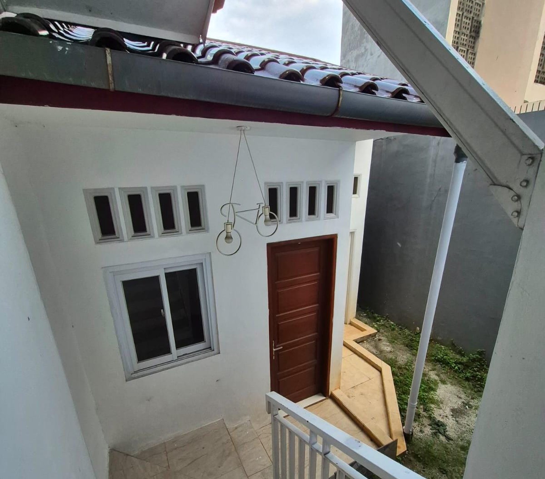 Di Jual Rumah Baru siap huni 2 lantai Di perumahan Di cinere