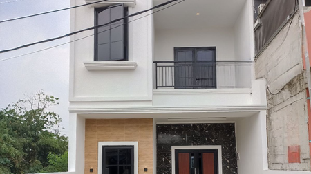 Dijual rumah baru di Limo 