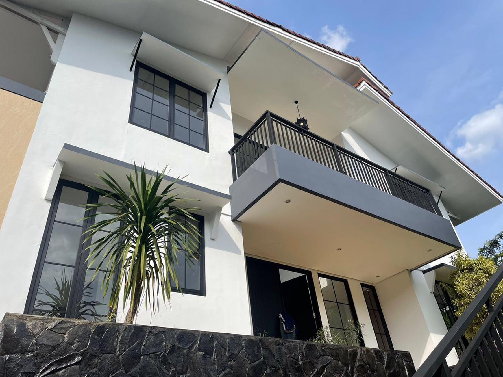 Dijual rumah baru di Pondok Indah