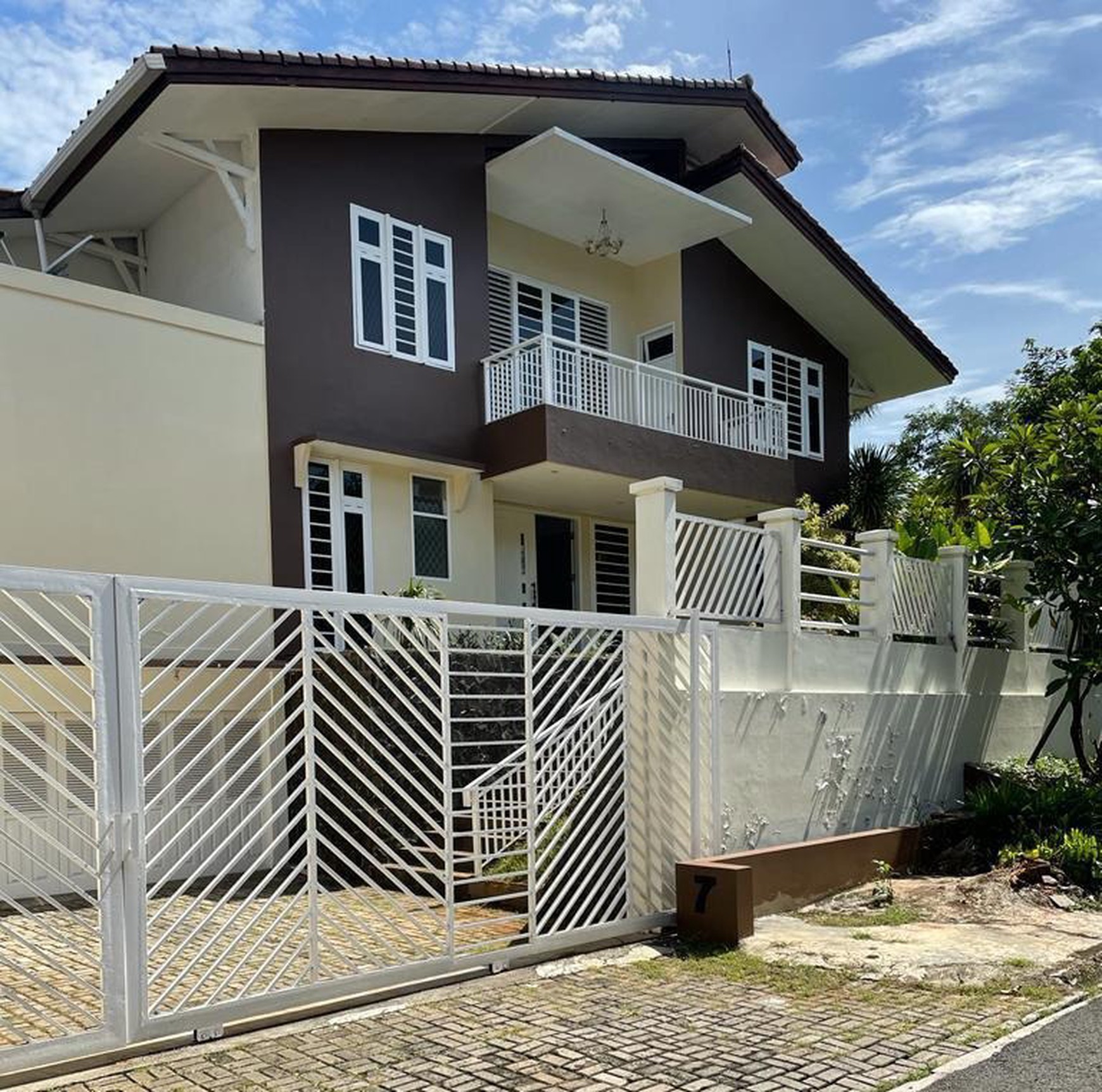 Dijual rumah baru di Pondok Indah