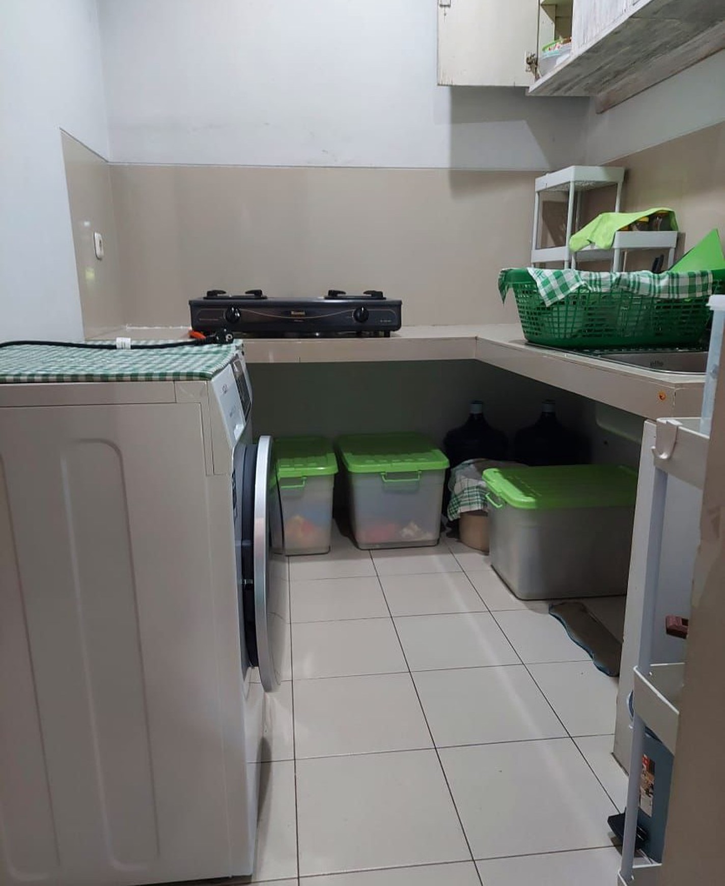 DiJual rumah di Cinere