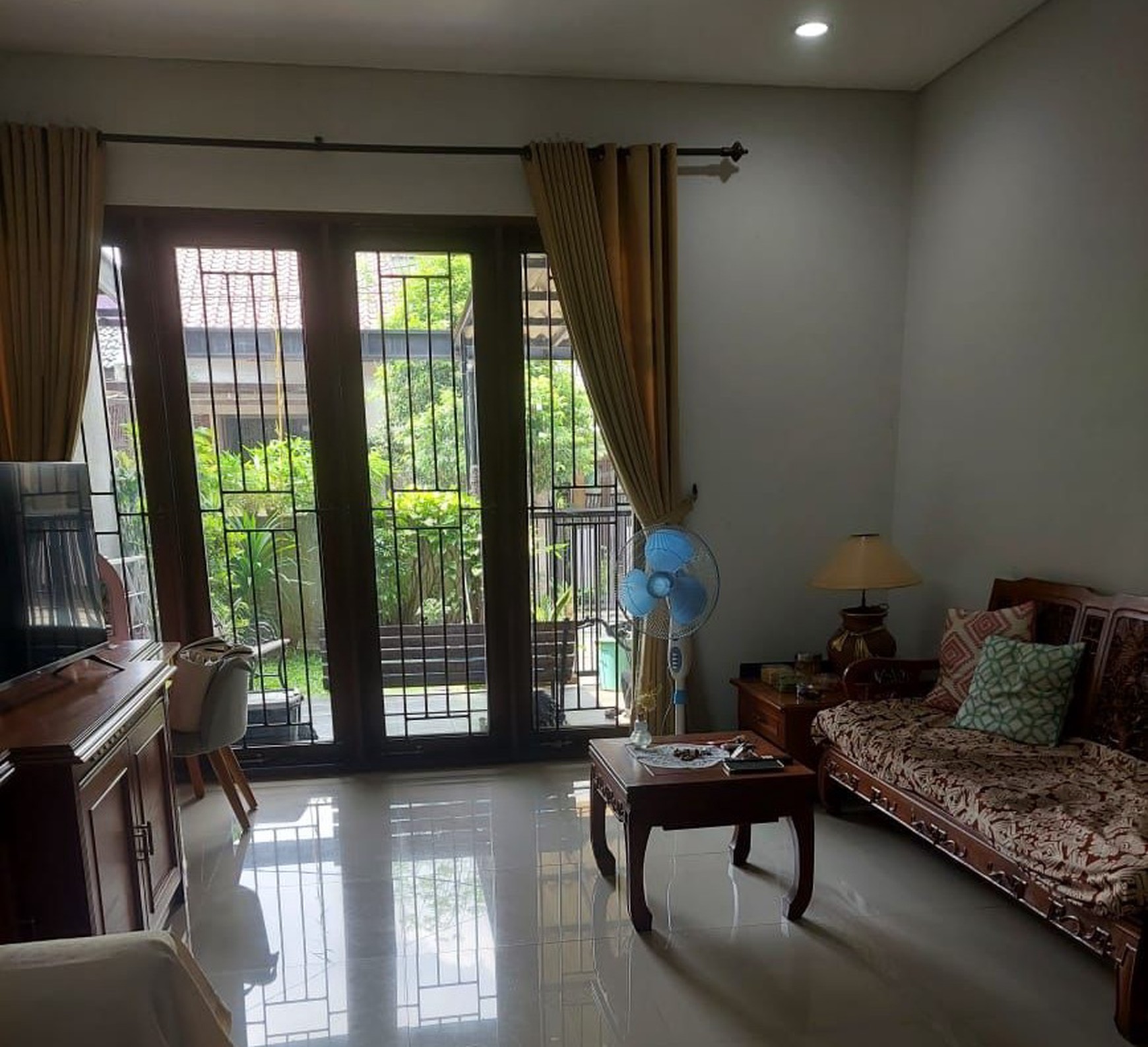 DiJual rumah di Cinere