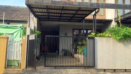 DiJual rumah di Cinere 
