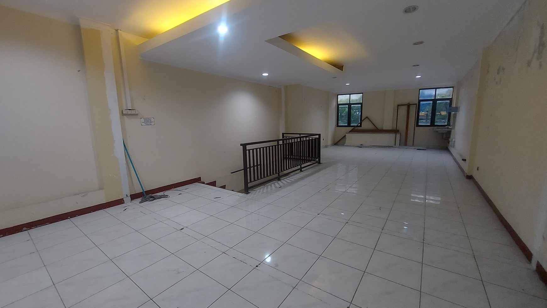 Disewakan Ruko 3 Lantai Luas Cocok Untuk Office atau Usaha