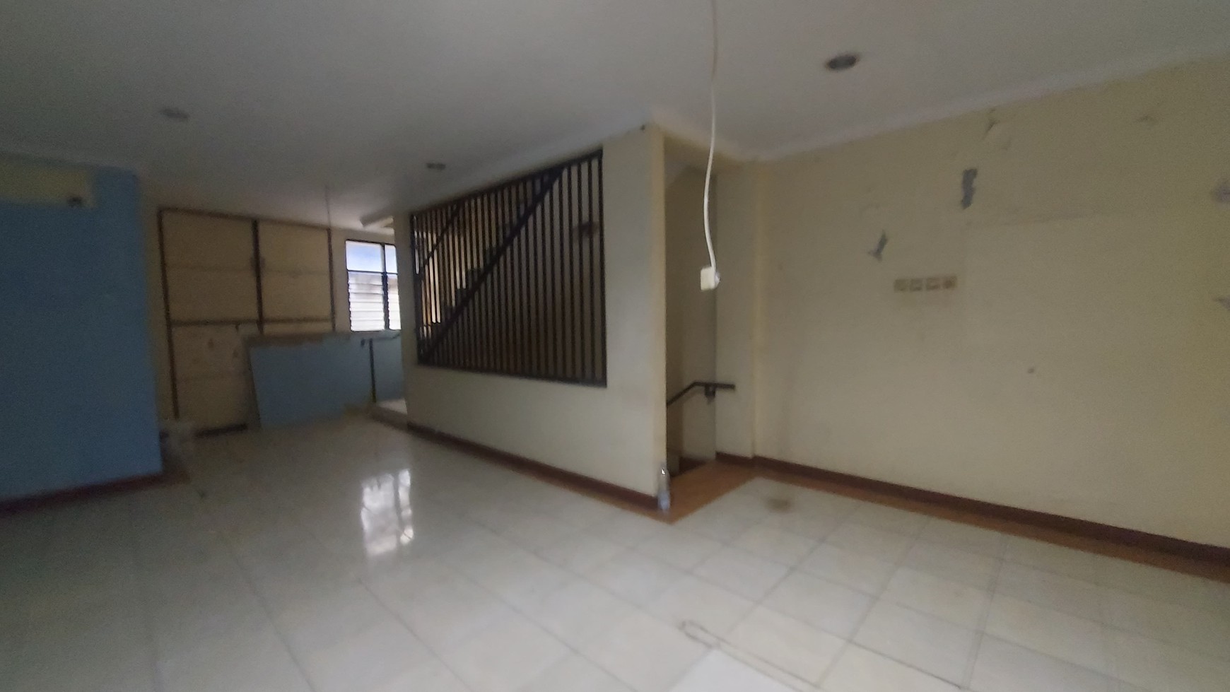 Disewakan Ruko 3 Lantai Luas Cocok Untuk Office atau Usaha