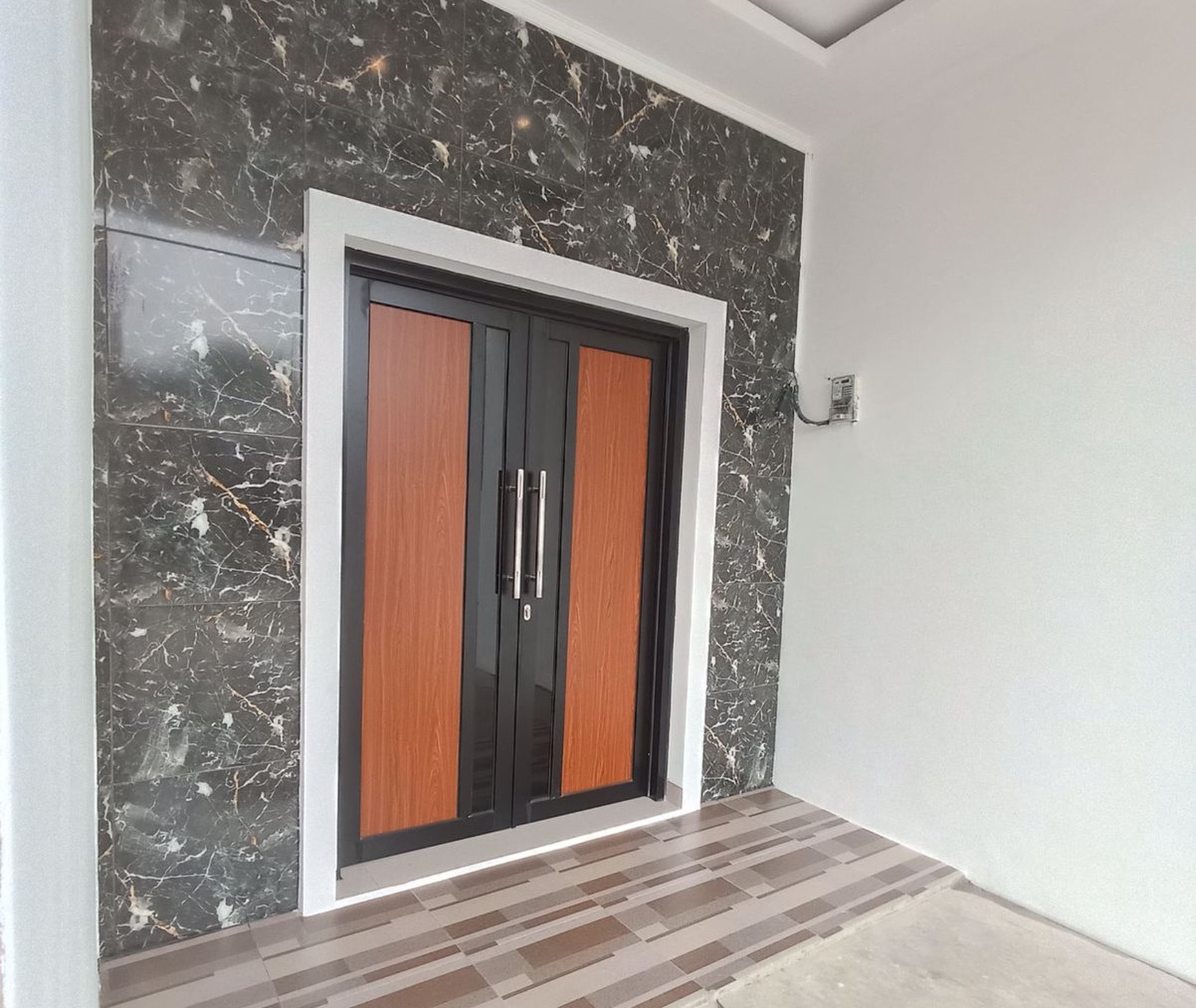 Dijual rumah baru di Limo