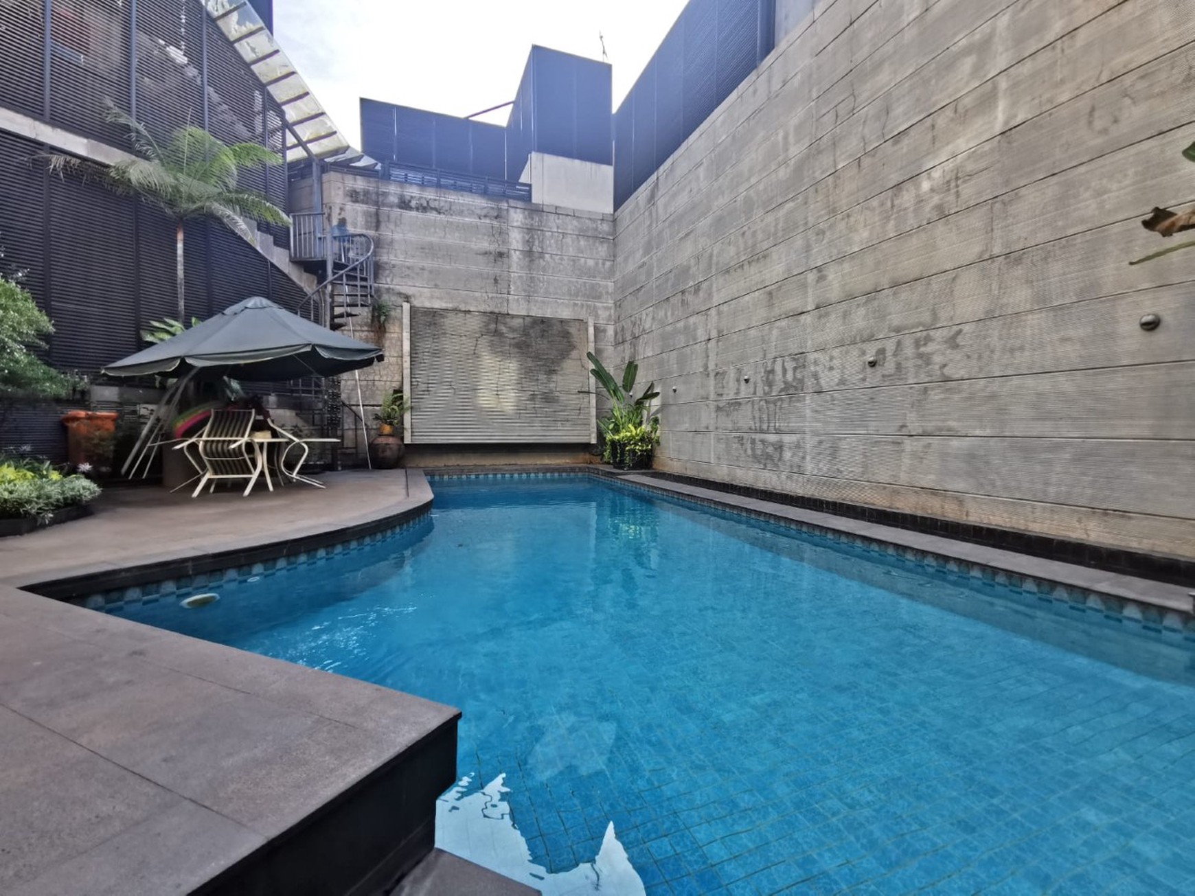 Rumah Villa Gading Indah, kelapa gGding