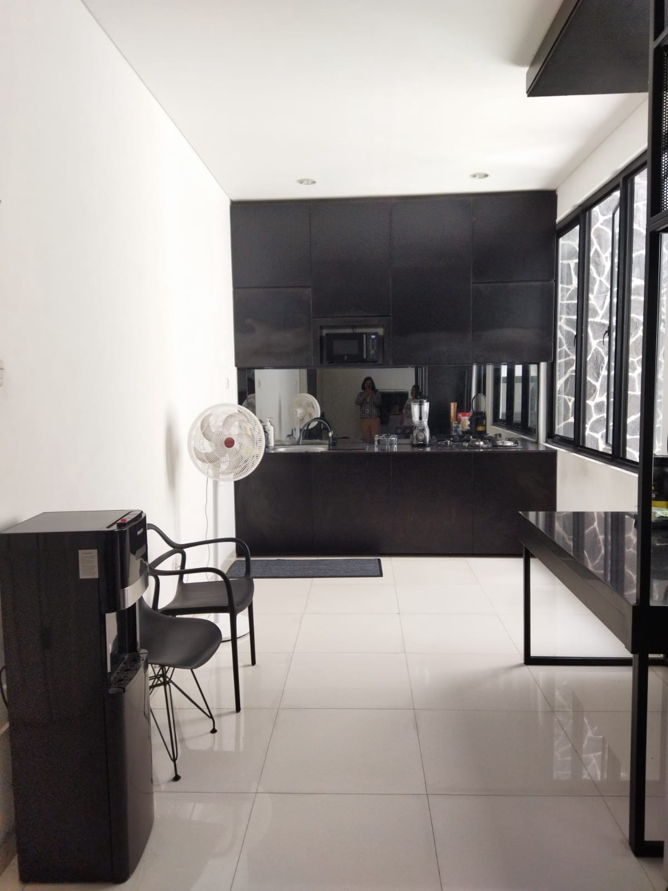 DIJUAL Rumah 3 Lantai SIAP HUNI di Lokasi Strategis Patal Senayan Jakarta